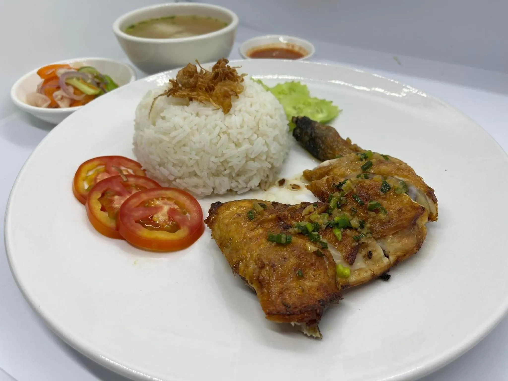 Food and drinks in Queenwood Hotel