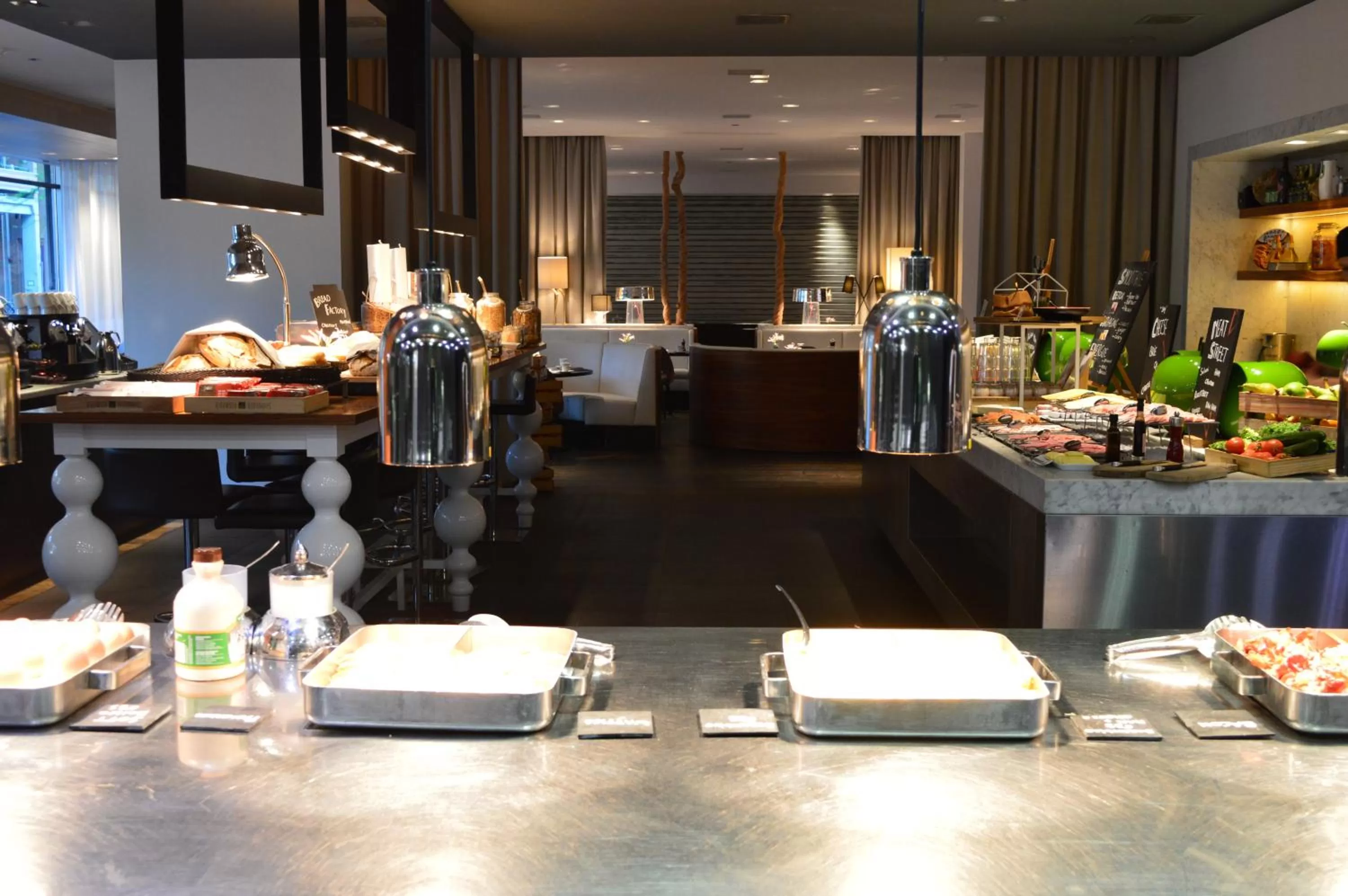 Restaurant/places to eat in Pullman Eindhoven Cocagne