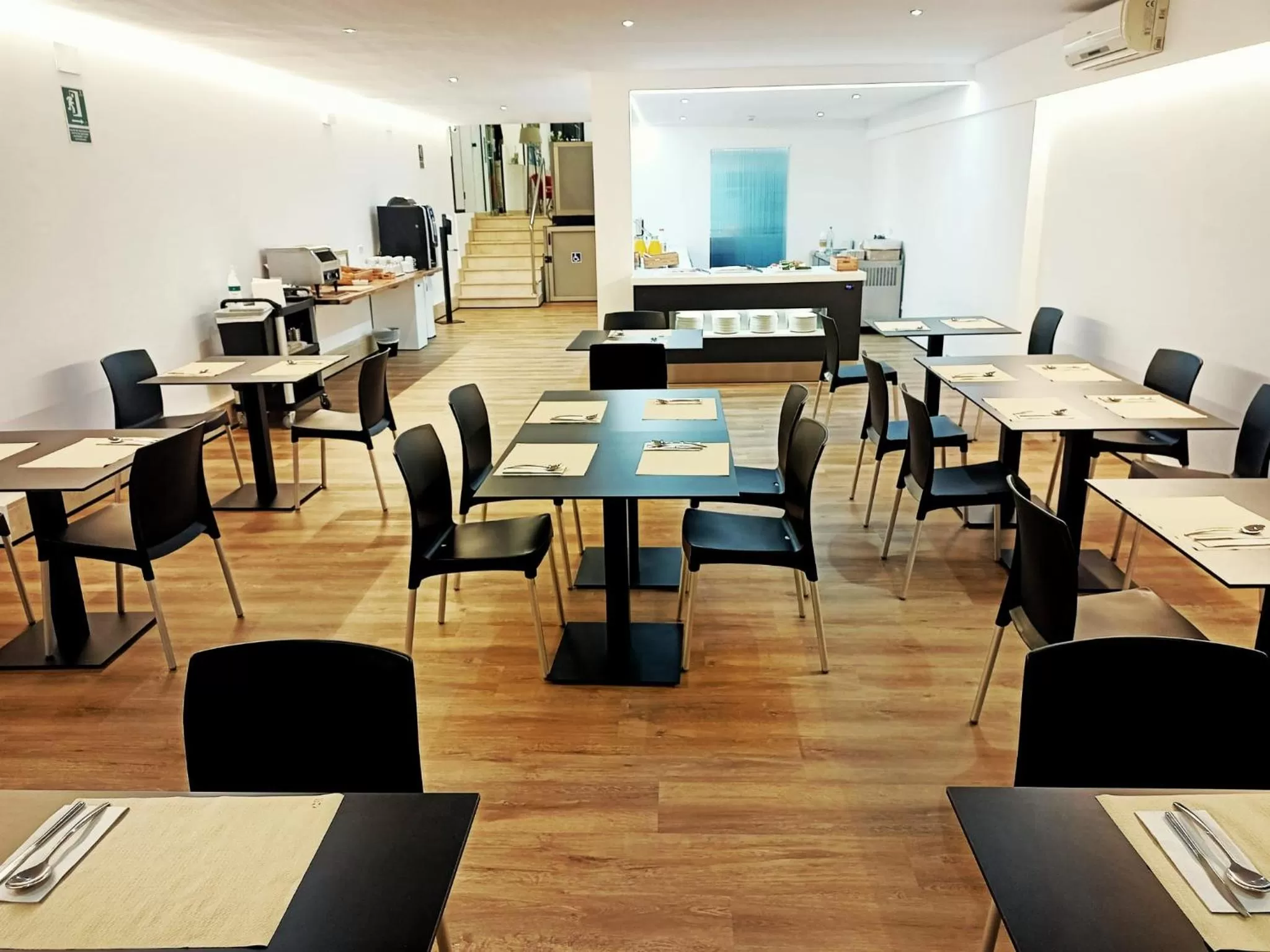 Restaurant/places to eat in Hotel Abelay