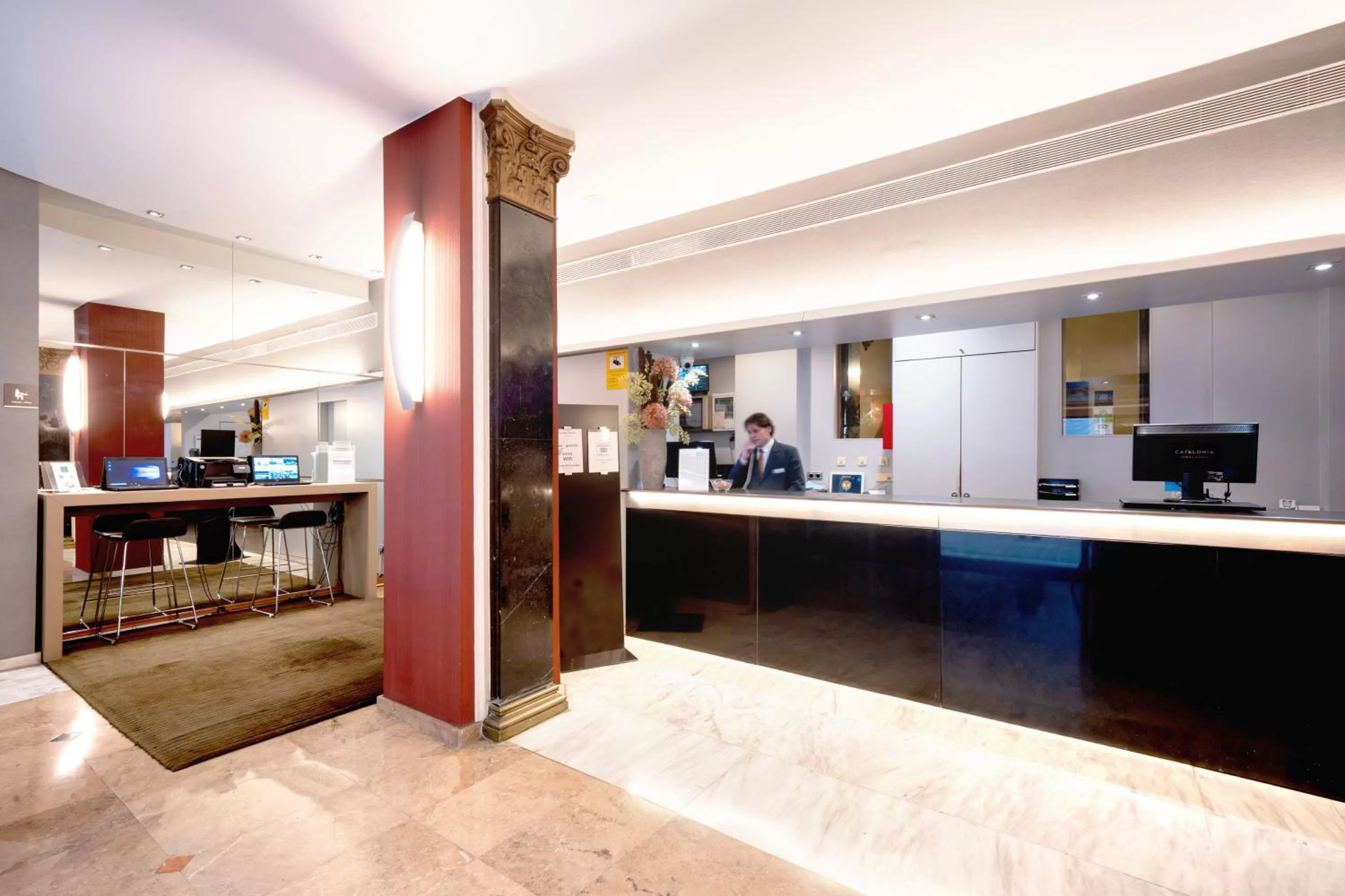 Lobby or reception in Catalonia Gracia