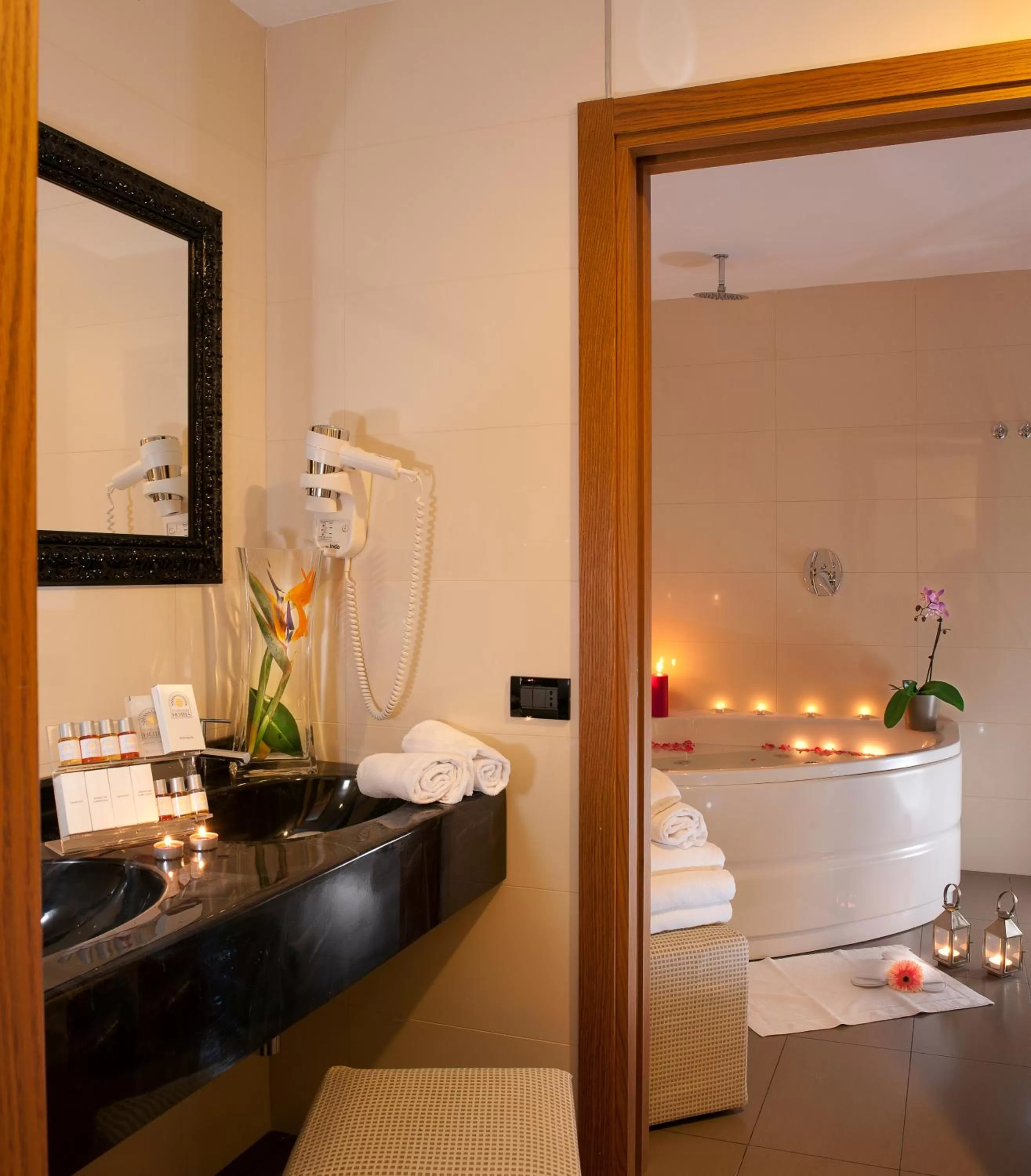 Bathroom in Cardinal Hotel St. Peter