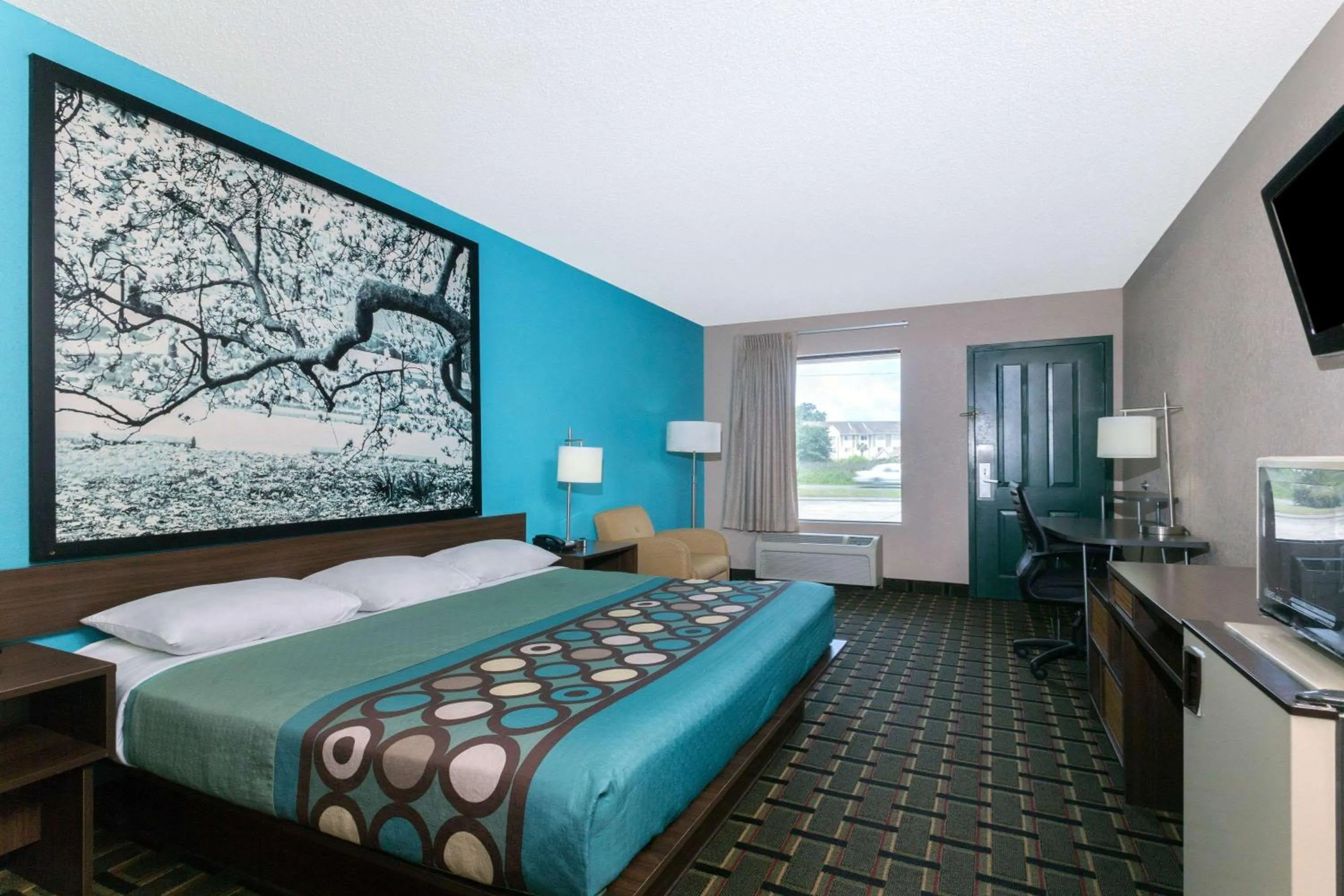Photo of the whole room, Bed in Super 8 by Wyndham Brunswick South I-95