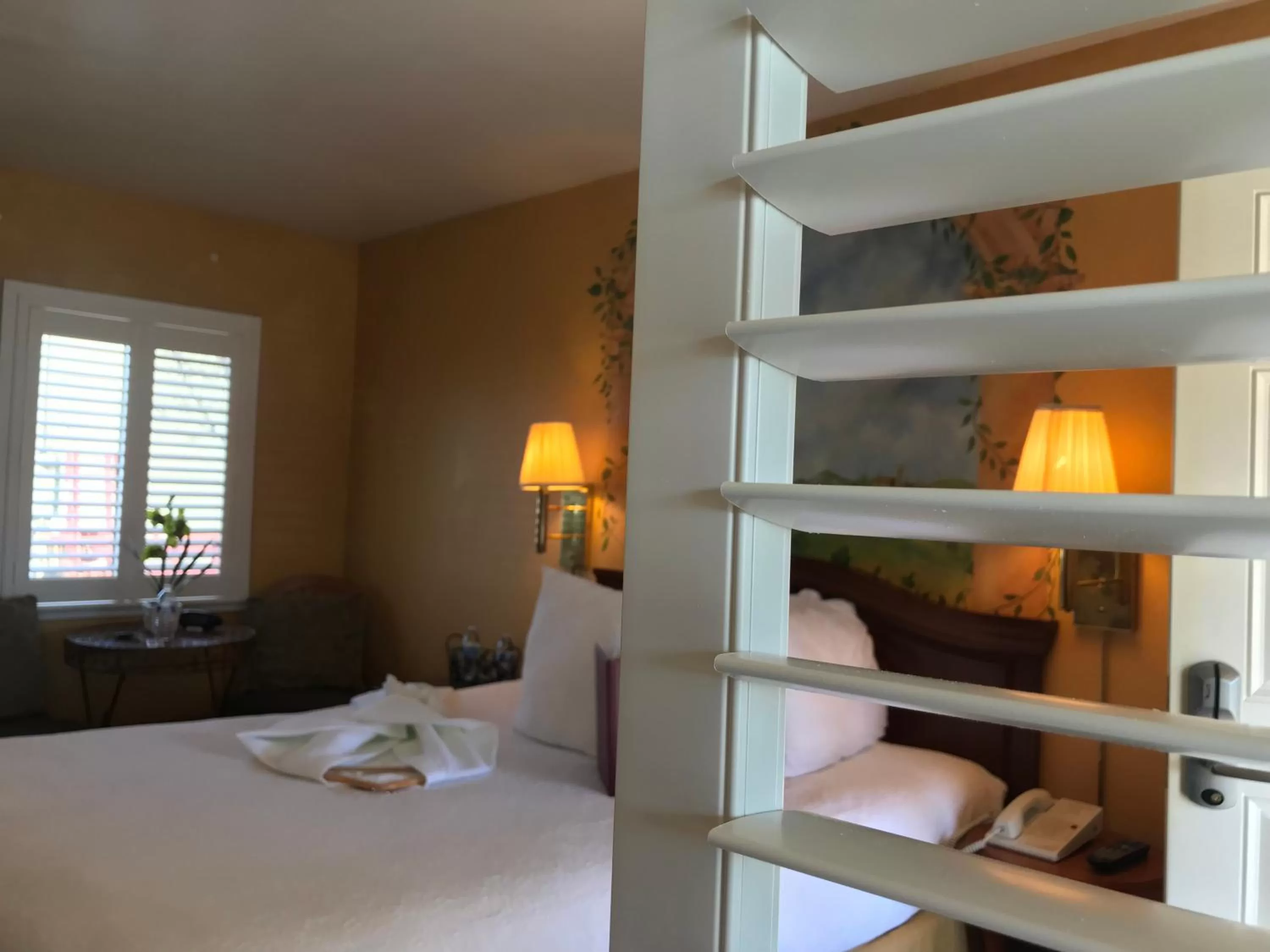 Bed in Chardonnay Lodge