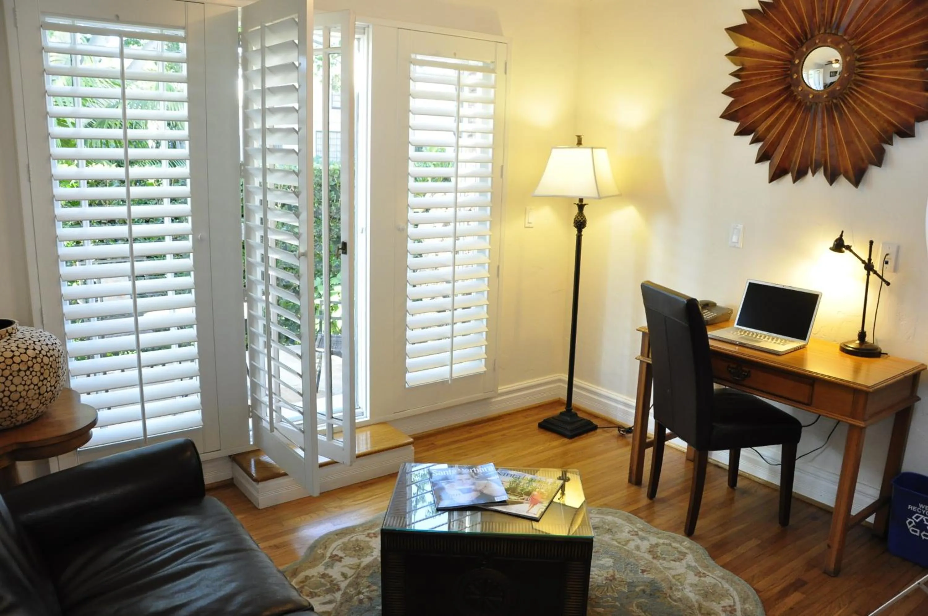 Living room in The Eagle Inn