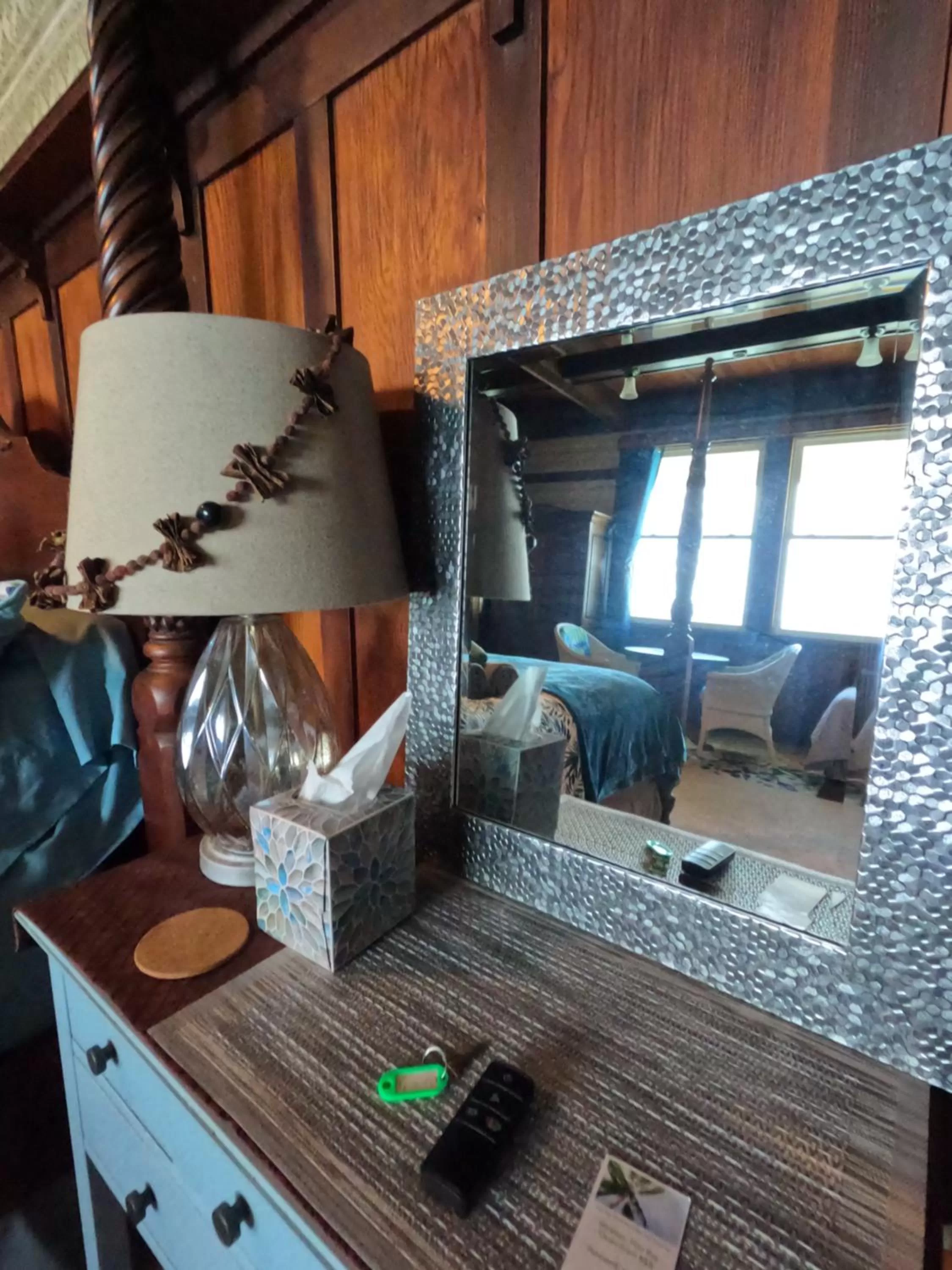 Decorative detail in Hilo Bay Oceanfront Bed and Breakfast