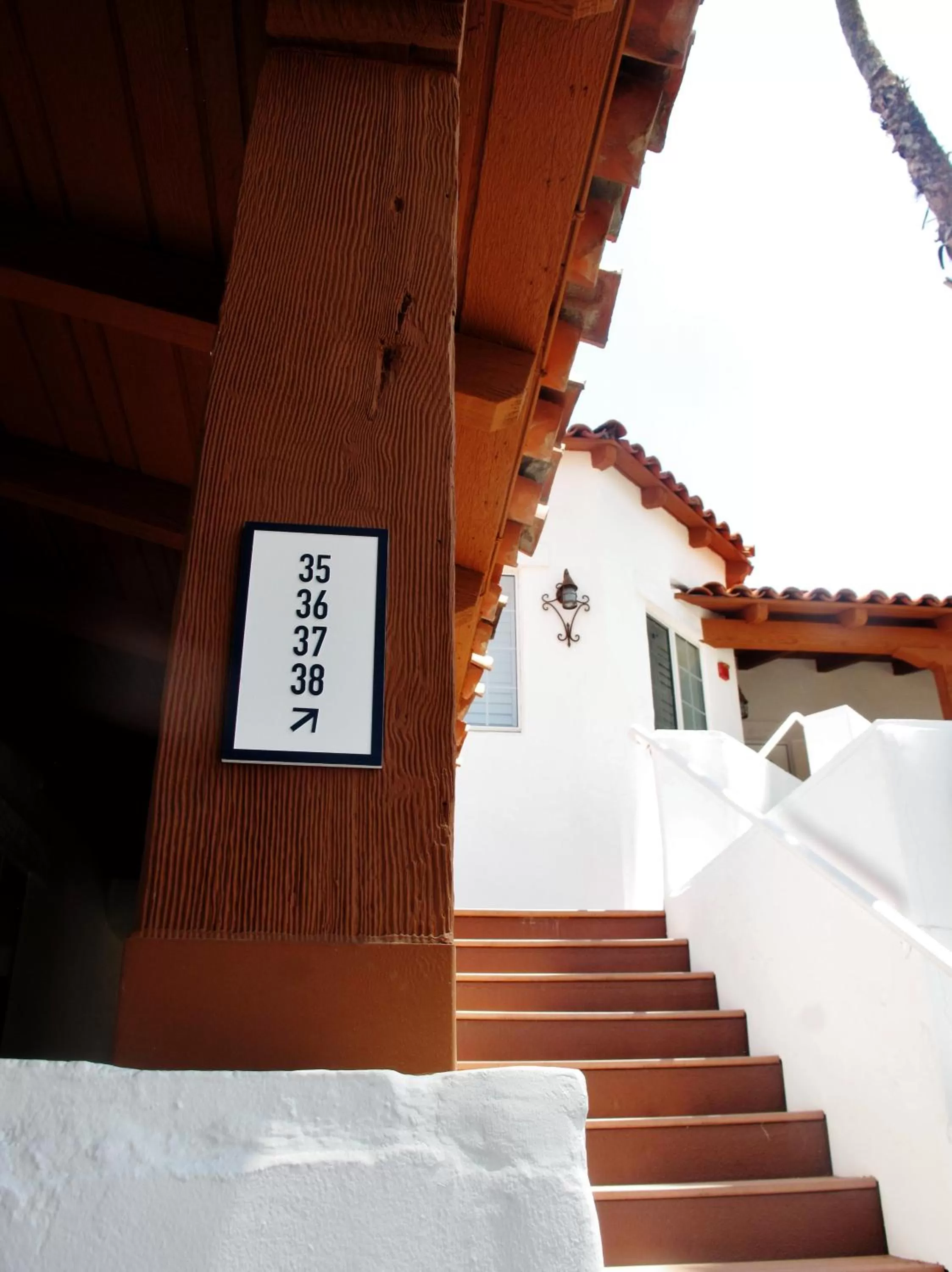 Property building in Alcazar Palm Springs