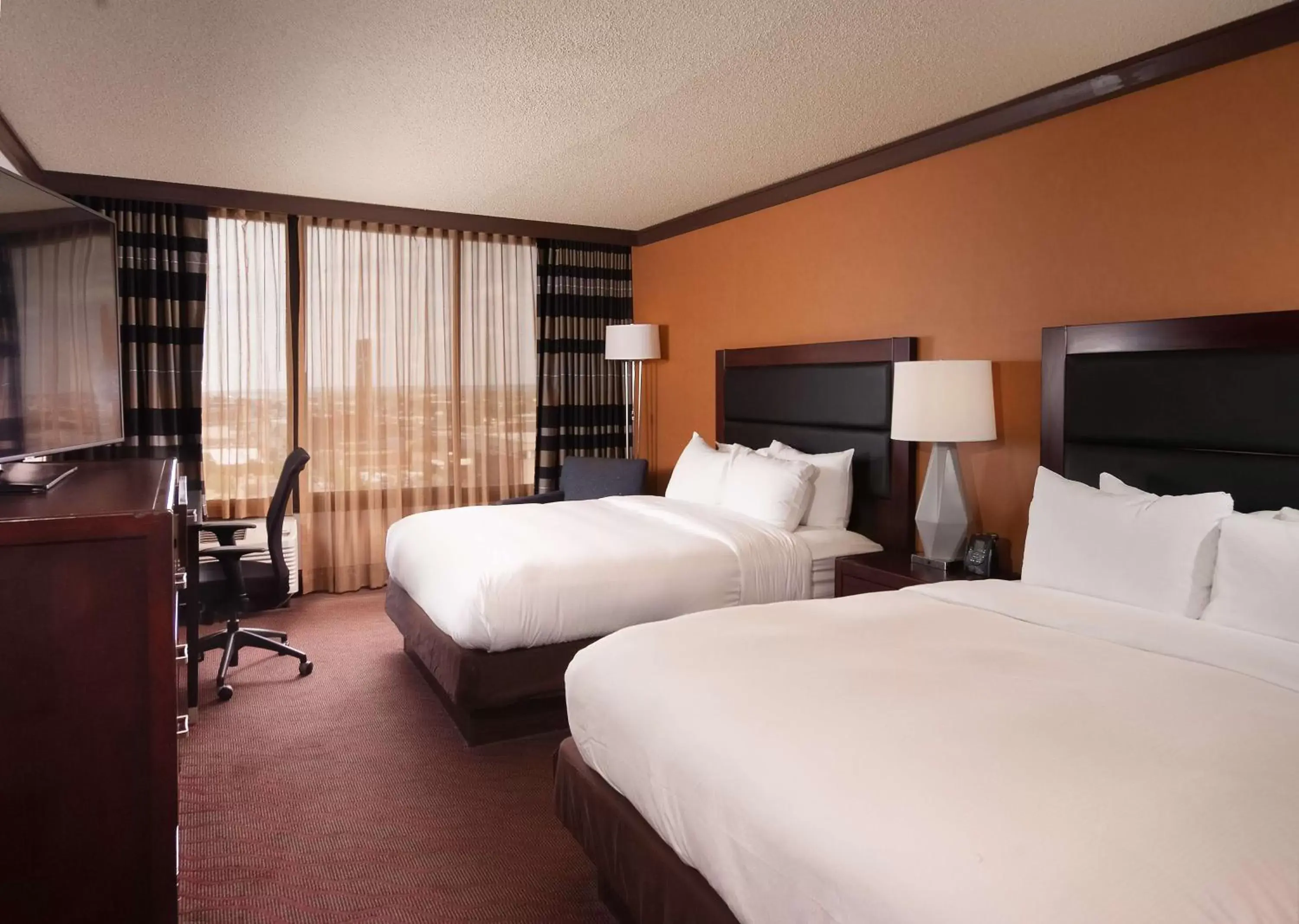 Queen Room with Two Queen Beds - Hearing Accessible/Non-Smoking in DoubleTree by Hilton Hotel Cleveland Downtown - Lakeside Queen Room with Two Queen Beds - Hearing Accessible/Non-Smoking in DoubleTree by Hilton Hotel Cleveland Downtown - Lakeside