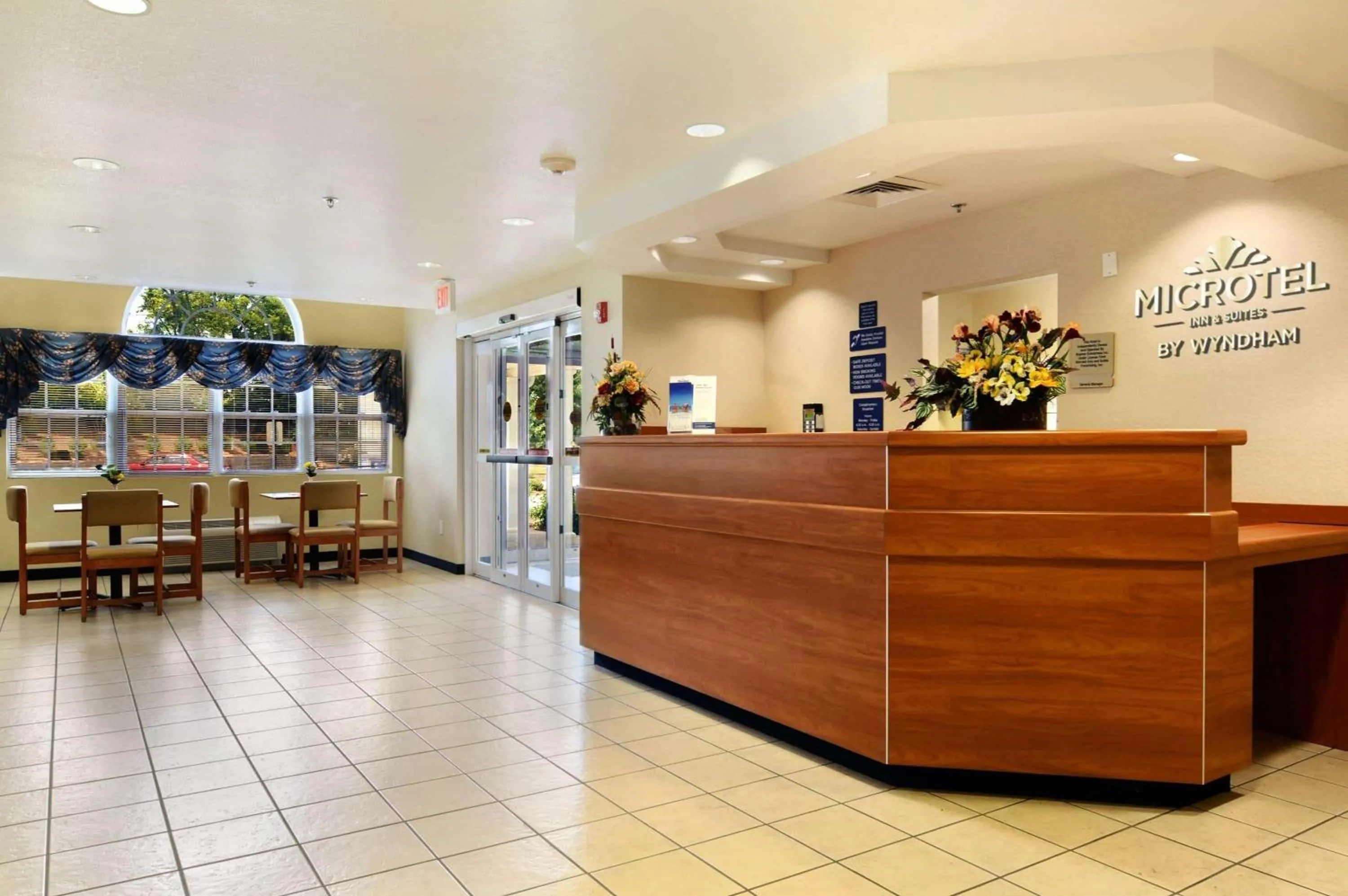 Lobby or reception in Microtel Inn & Suites by Wyndham Huntsville
