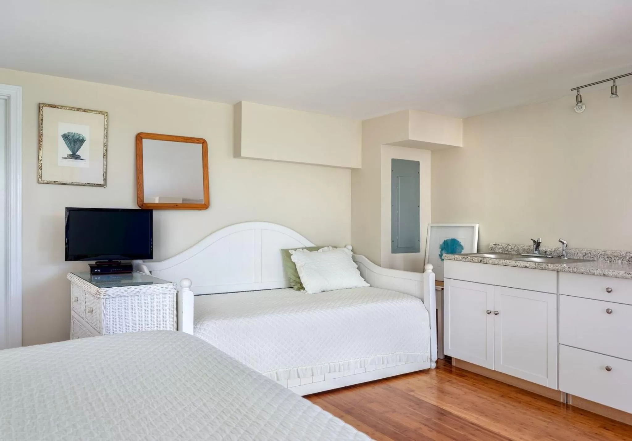 Bedroom, Bed in Avonlea