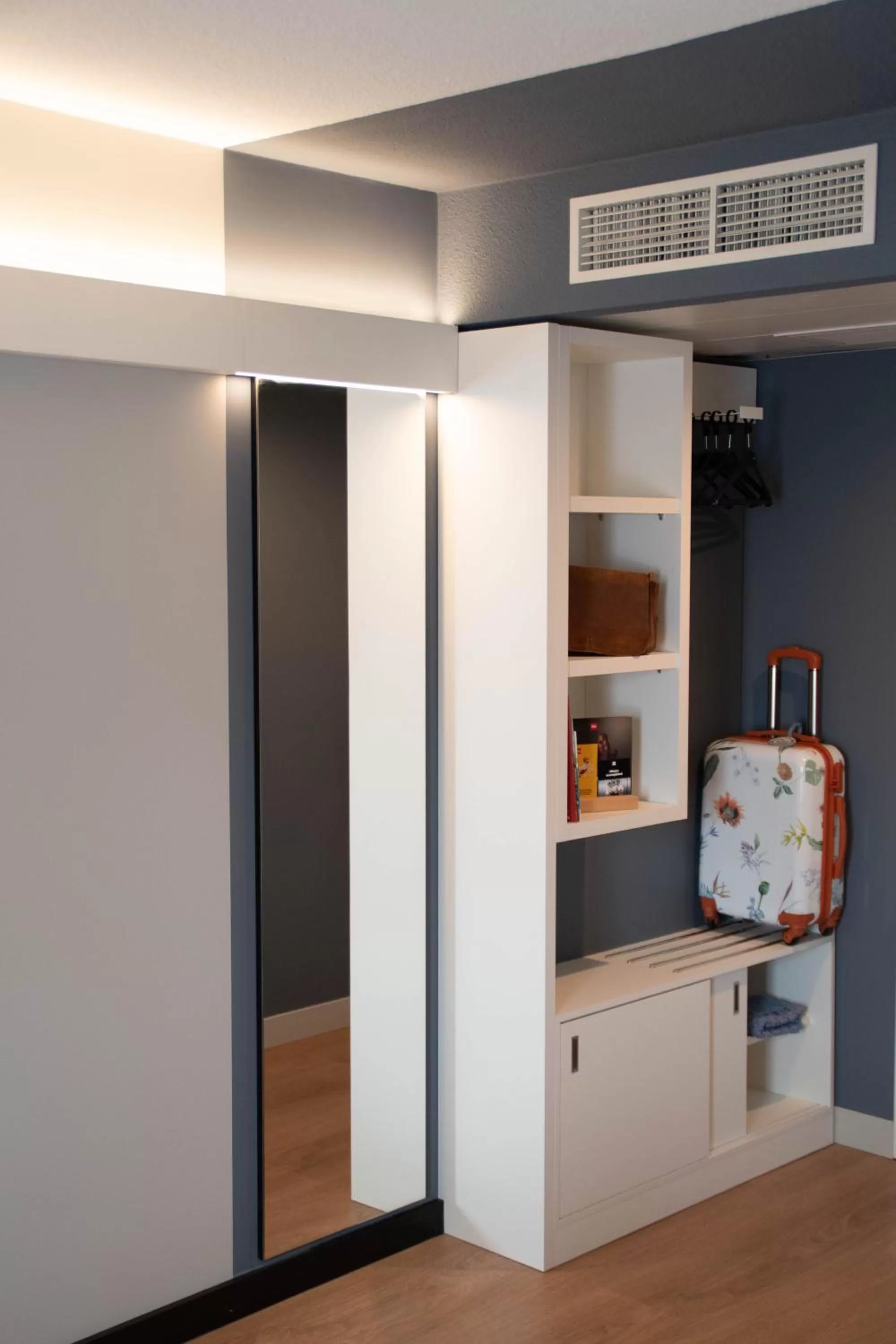 Photo of the whole room in ibis Brussels Waterloo