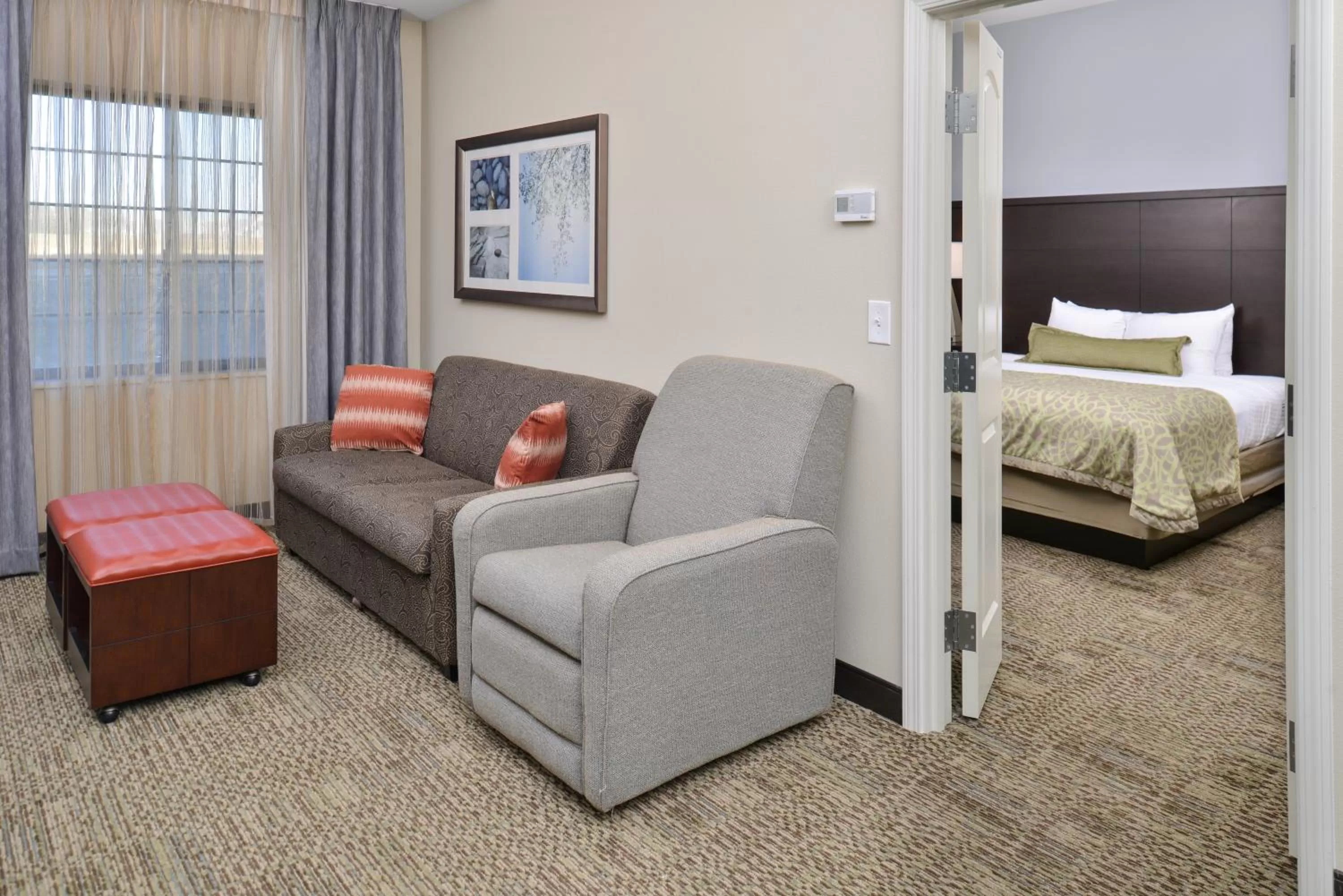 Photo of the whole room, Bed in Staybridge Suites Rochester by IHG