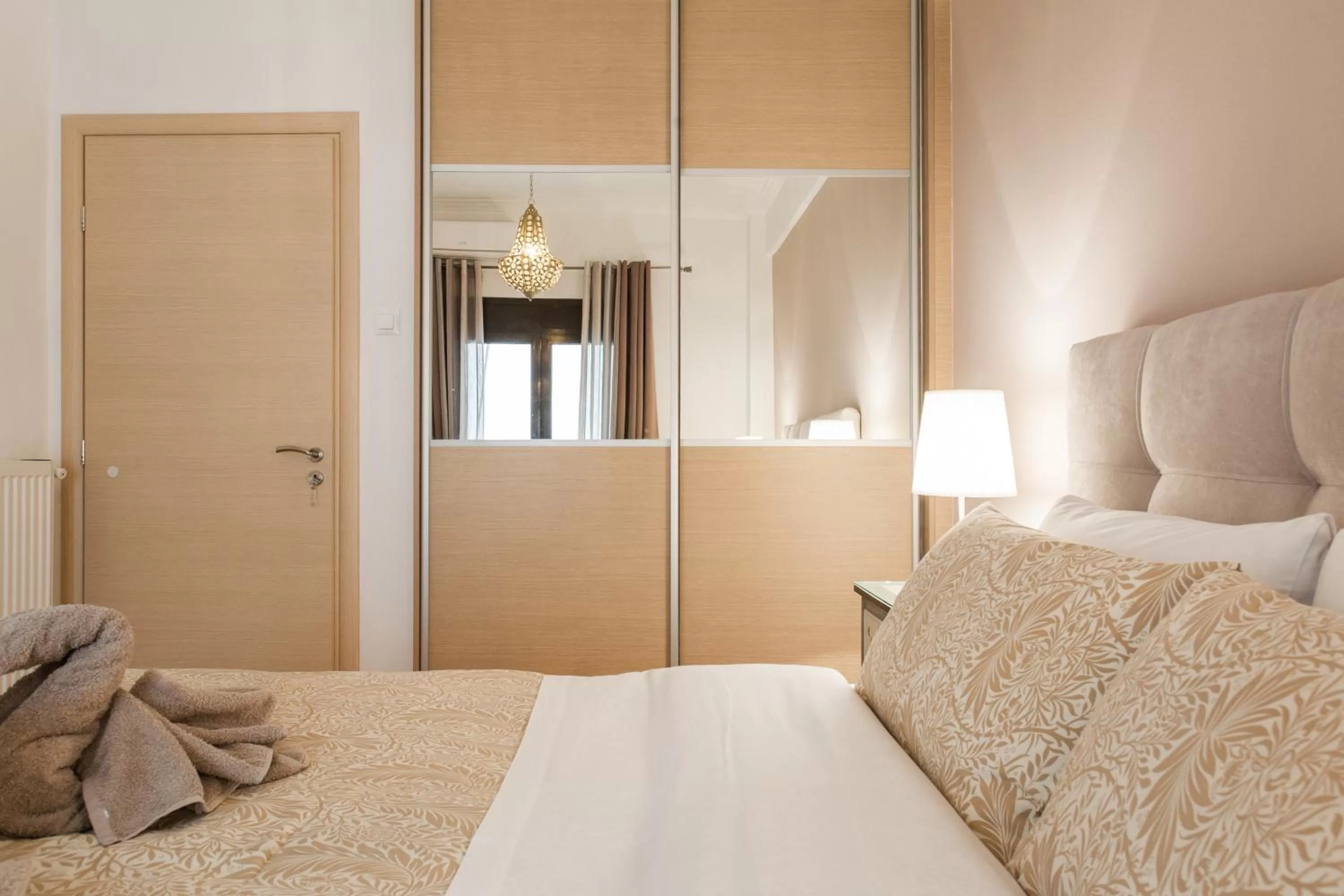 Bedroom, Bed in Nicholas Point Apartments and Rooms