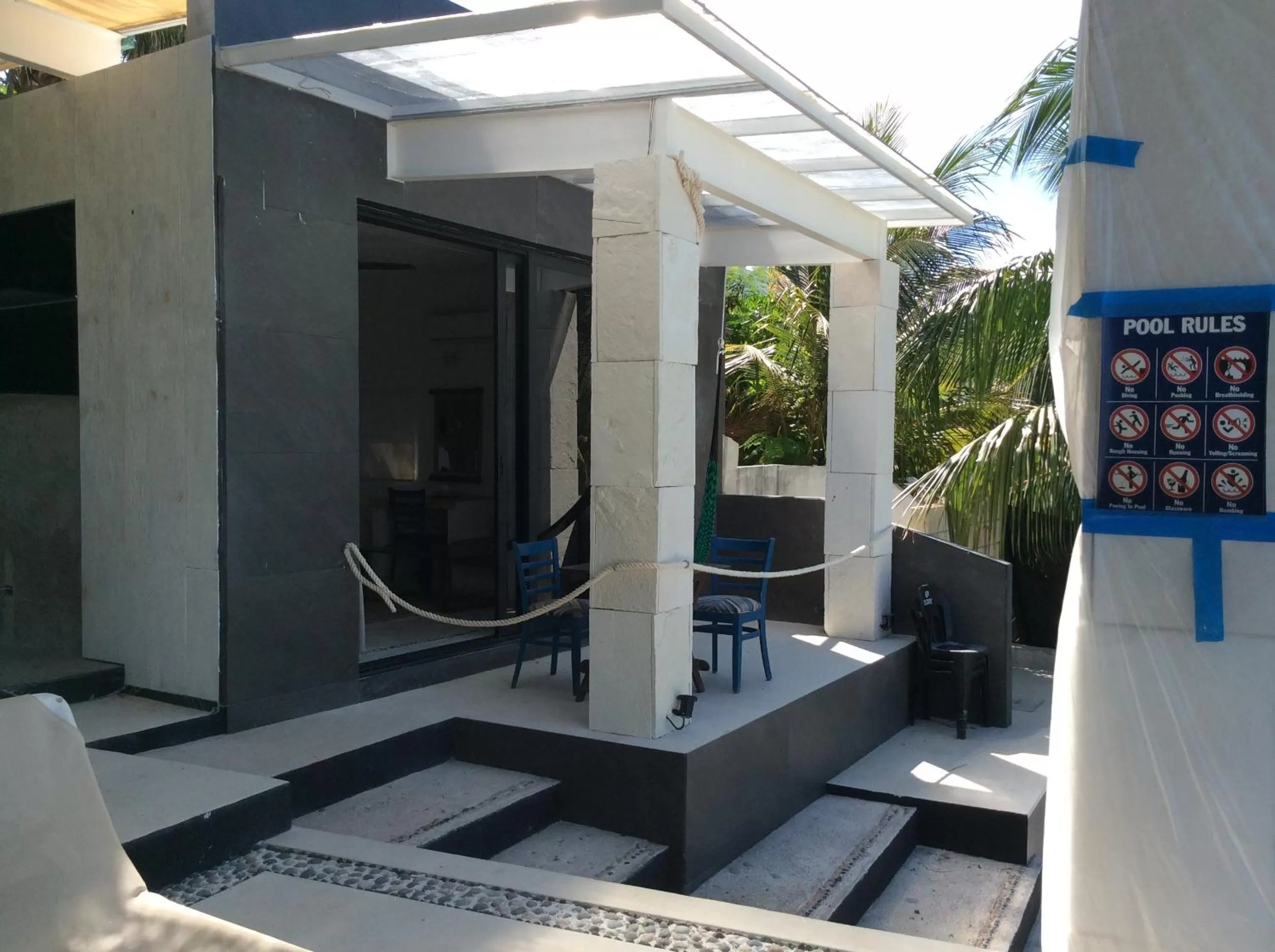 Facade/entrance in Maria's Kan Kin