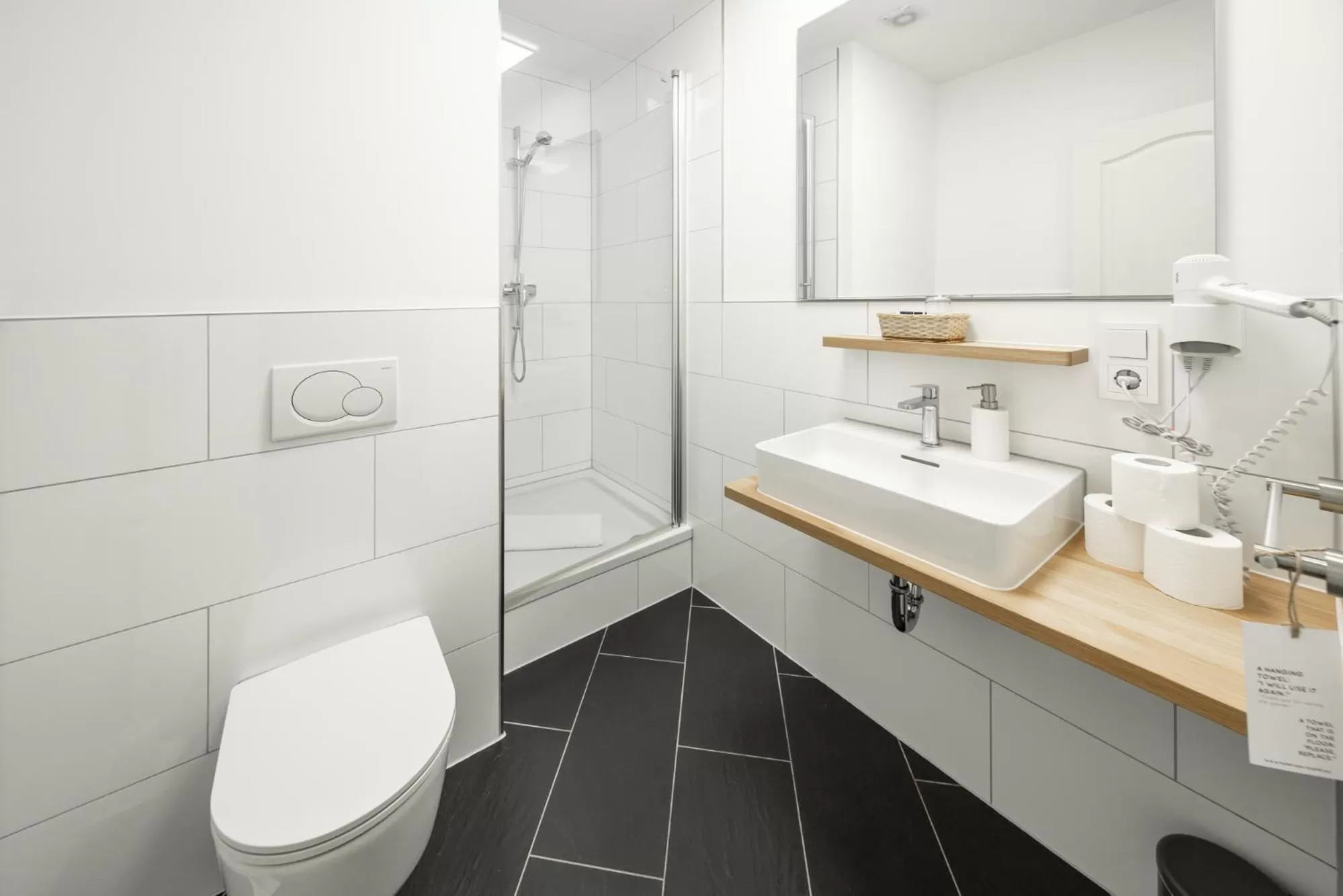 Shower in Hotel Am Markt