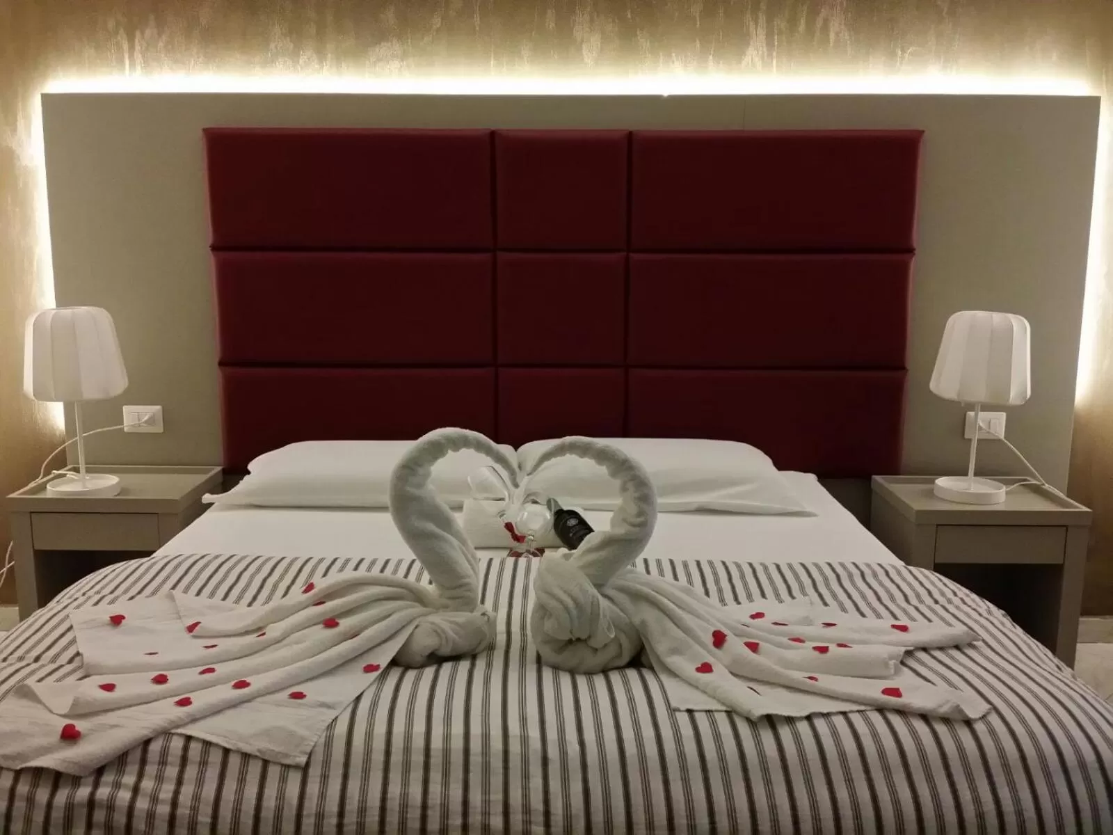 Decorative detail, Bed in Sant'Oronzo Rooms