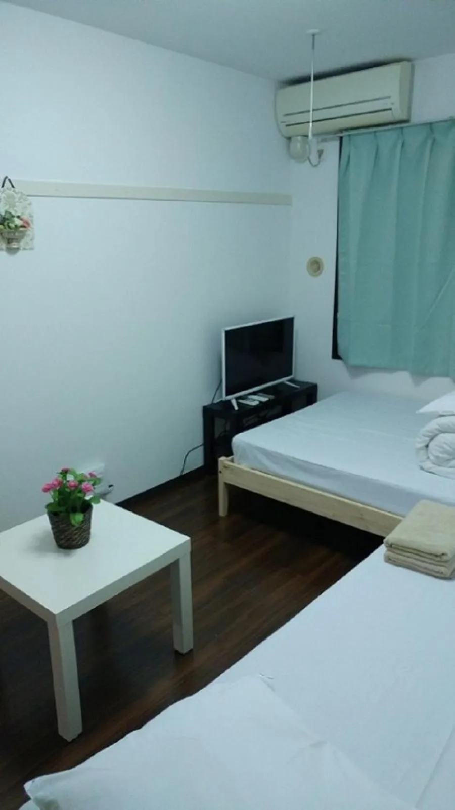 Bed in Sophiearth Apartment