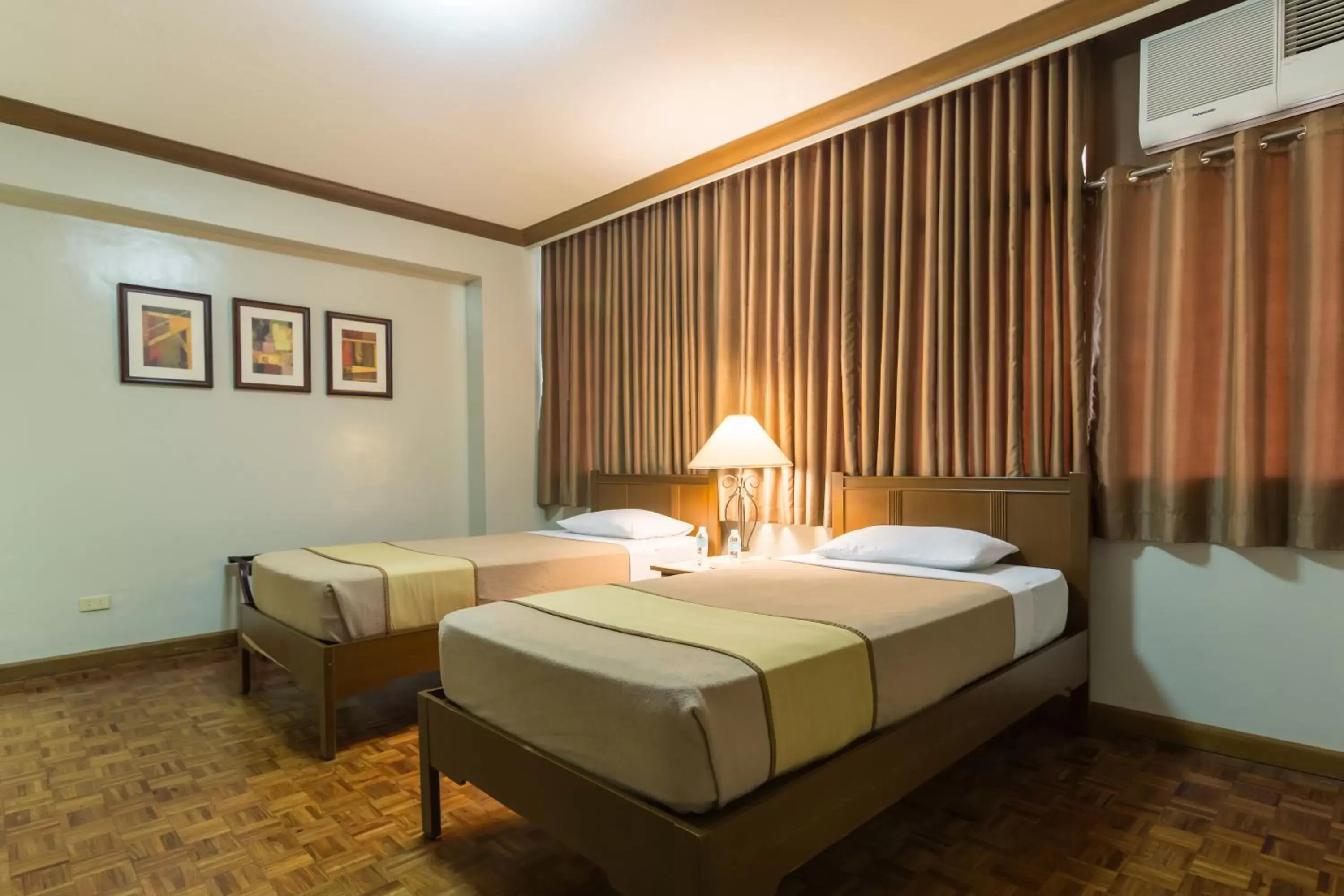 One-Bedroom Suite in Tropicana Suites One-Bedroom Suite in Tropicana Suites