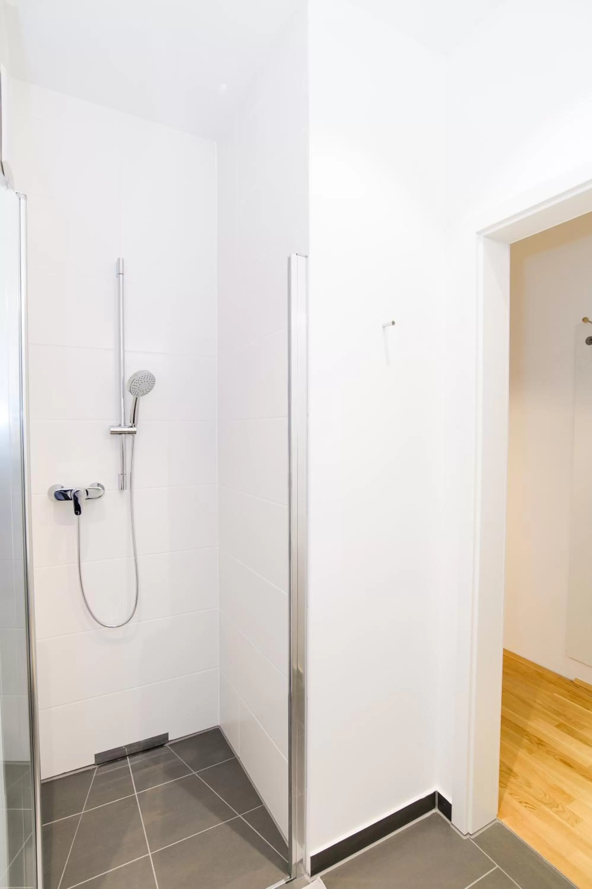 Shower in Apart Hotel Messe Munich - my room Apartments