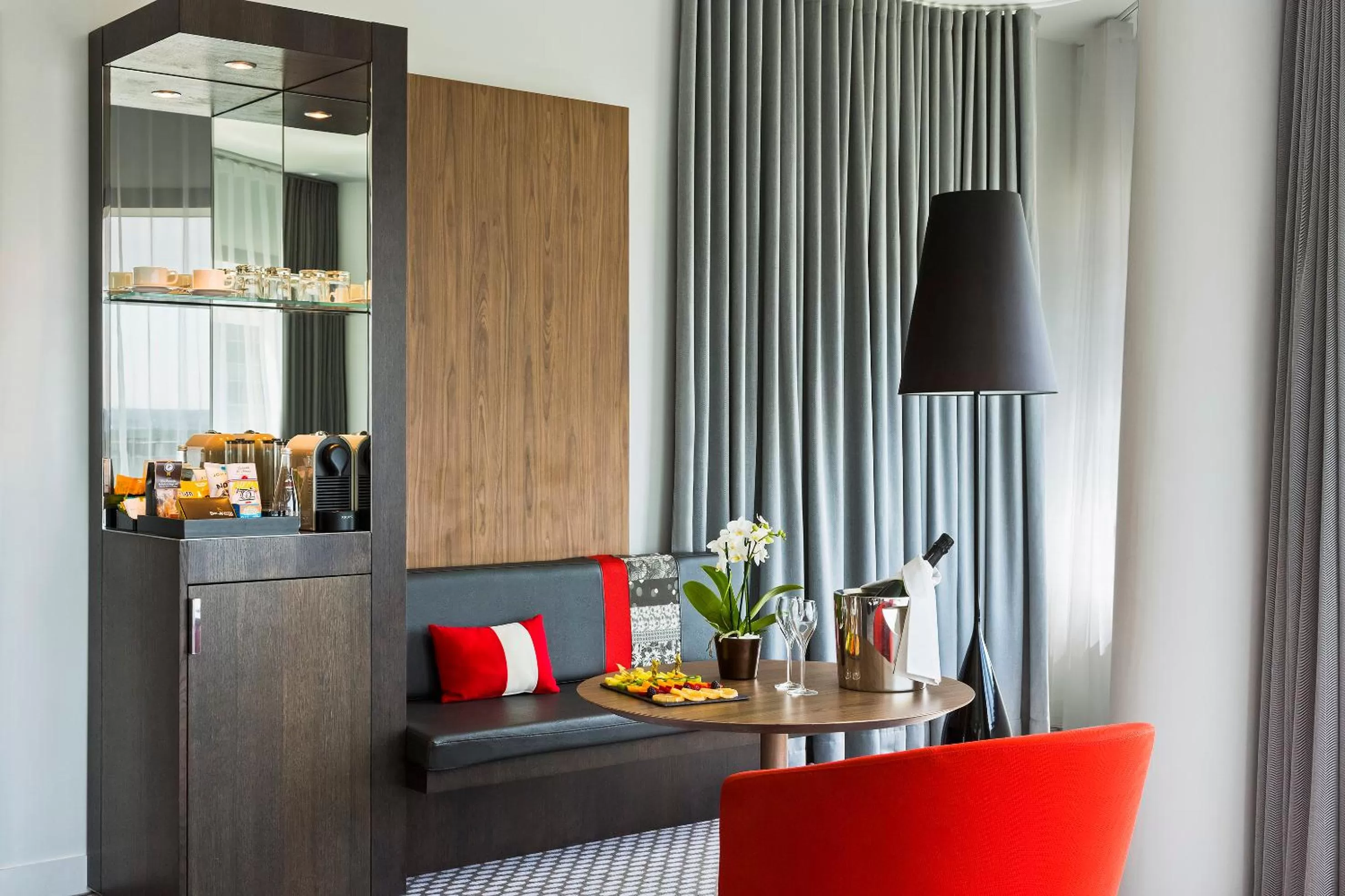 Seating area in Melia Paris La Defense