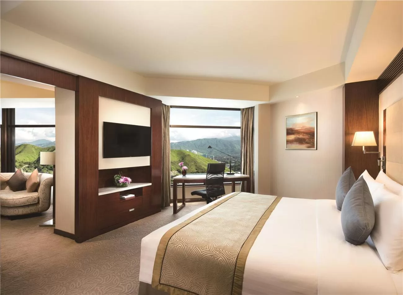 Coffee/tea facilities, Bed in Shangri-La Shenzhen - Nearby Luohu Border, Outdoor Swimming Pool