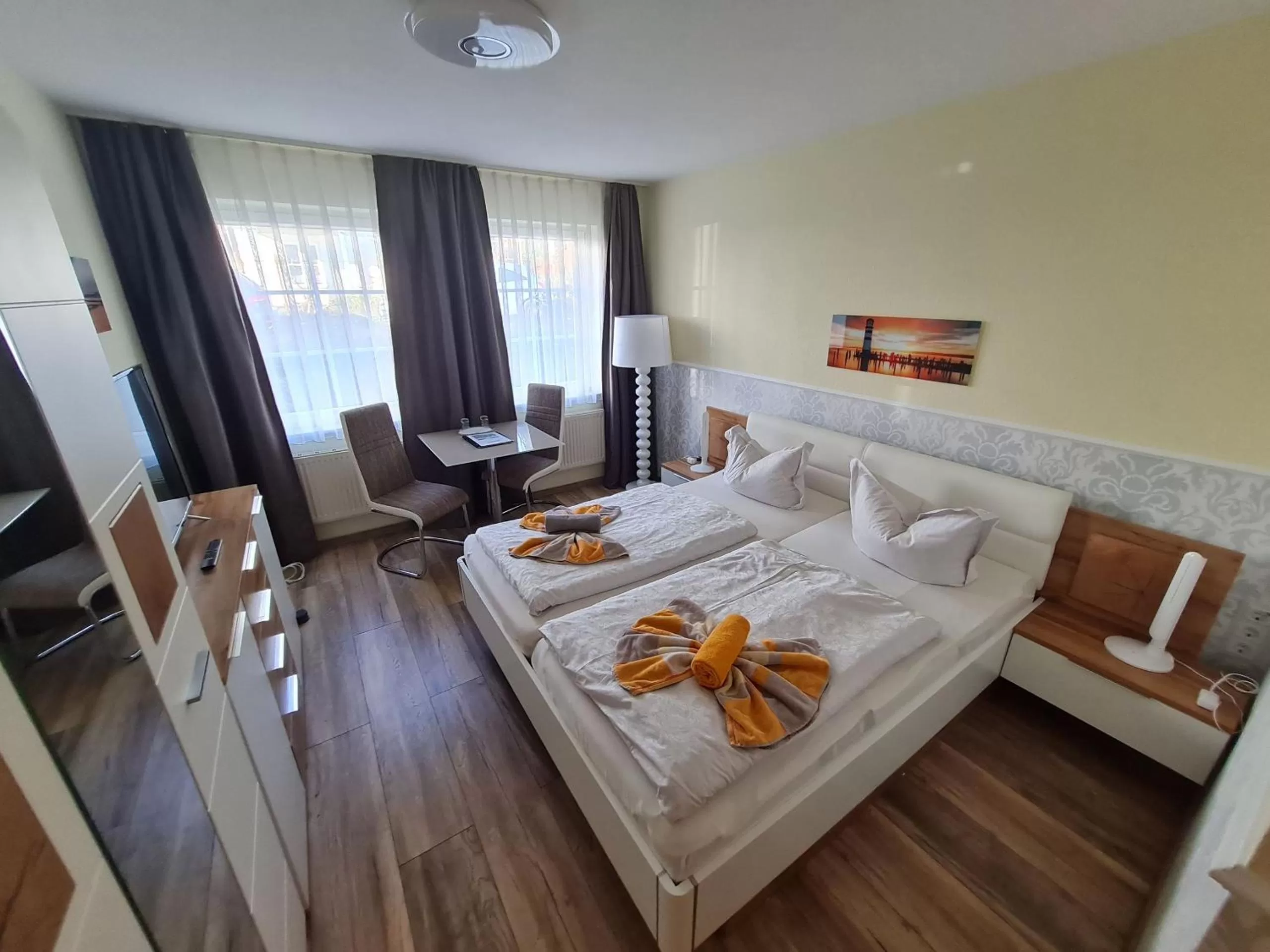 Photo of the whole room in Hotel Waterkant