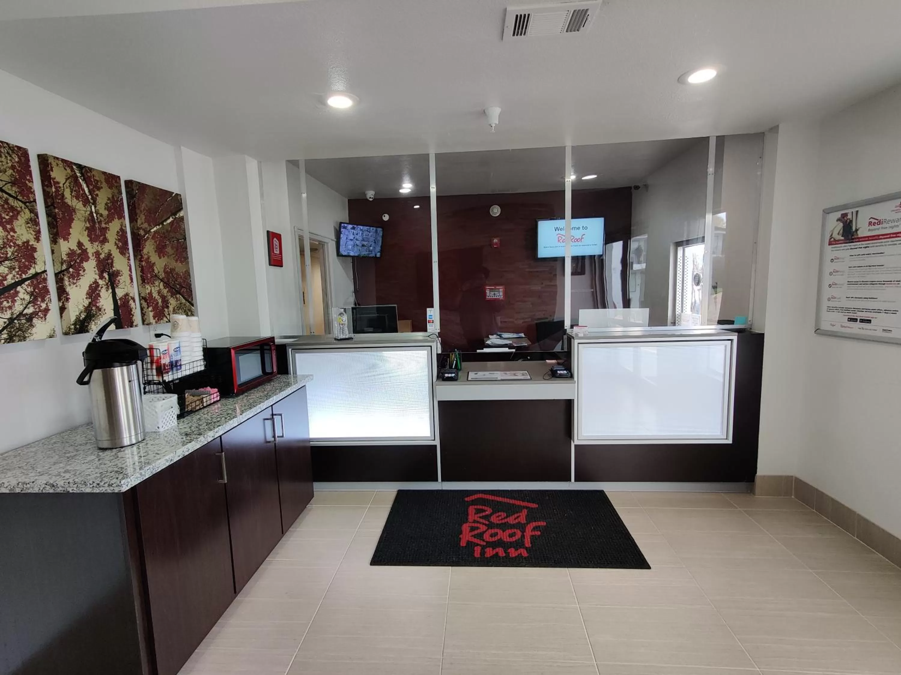 Lobby or reception in Red Roof Inn Houston - Jersey Village