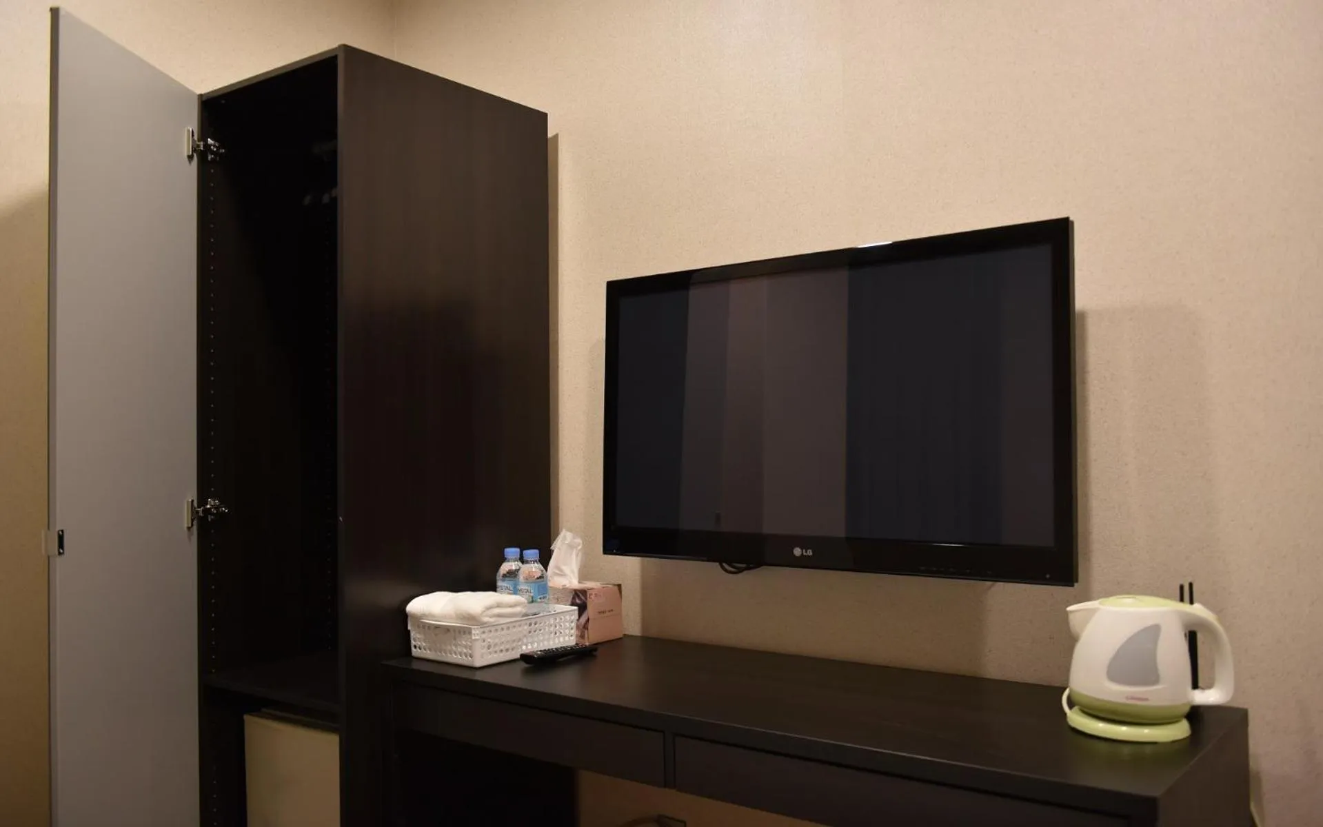 Coffee/tea facilities in Soosong Guesthouse Gwanghwamun Myeongdon g