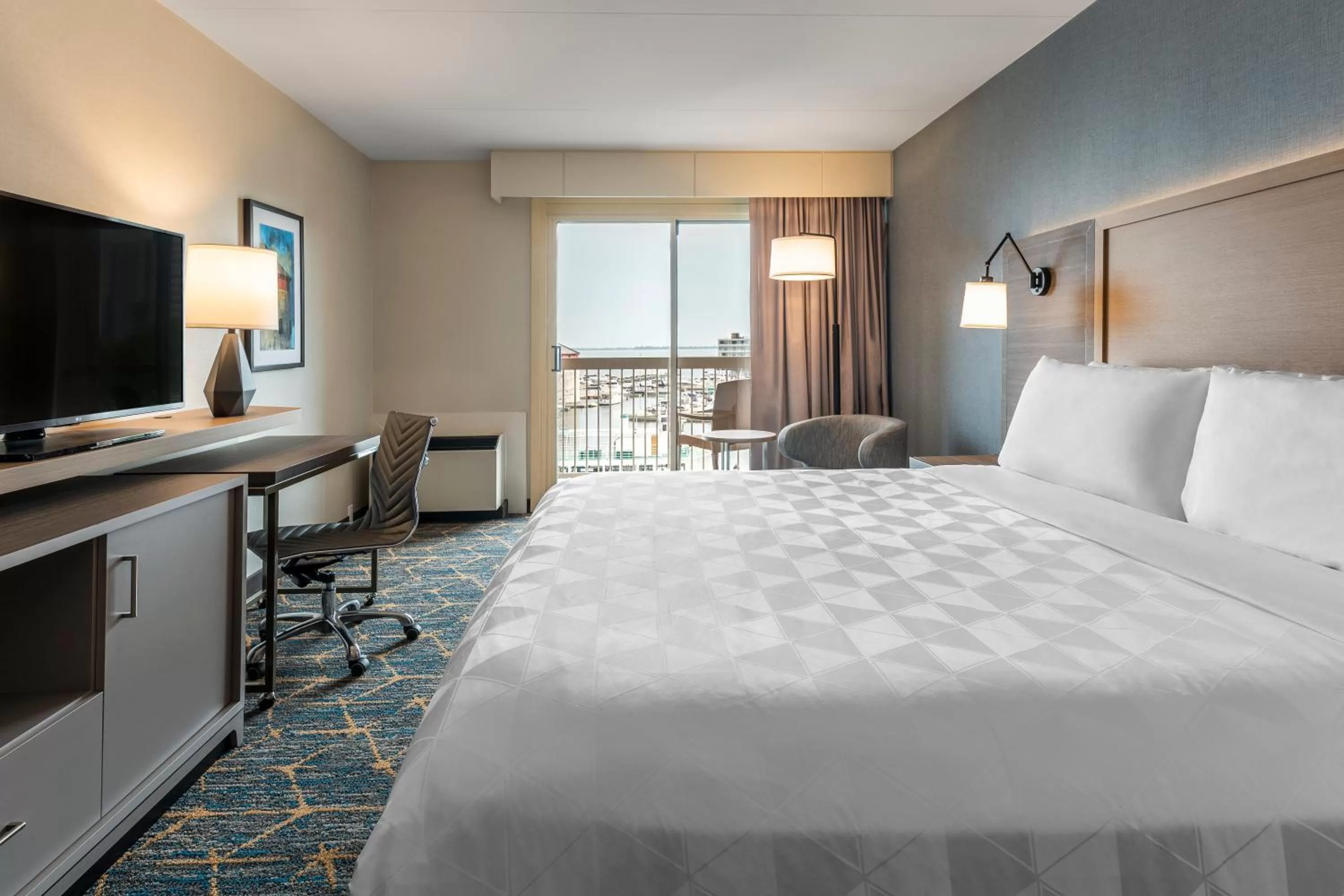 Photo of the whole room, Bed in Holiday Inn Kingston - Waterfront by IHG