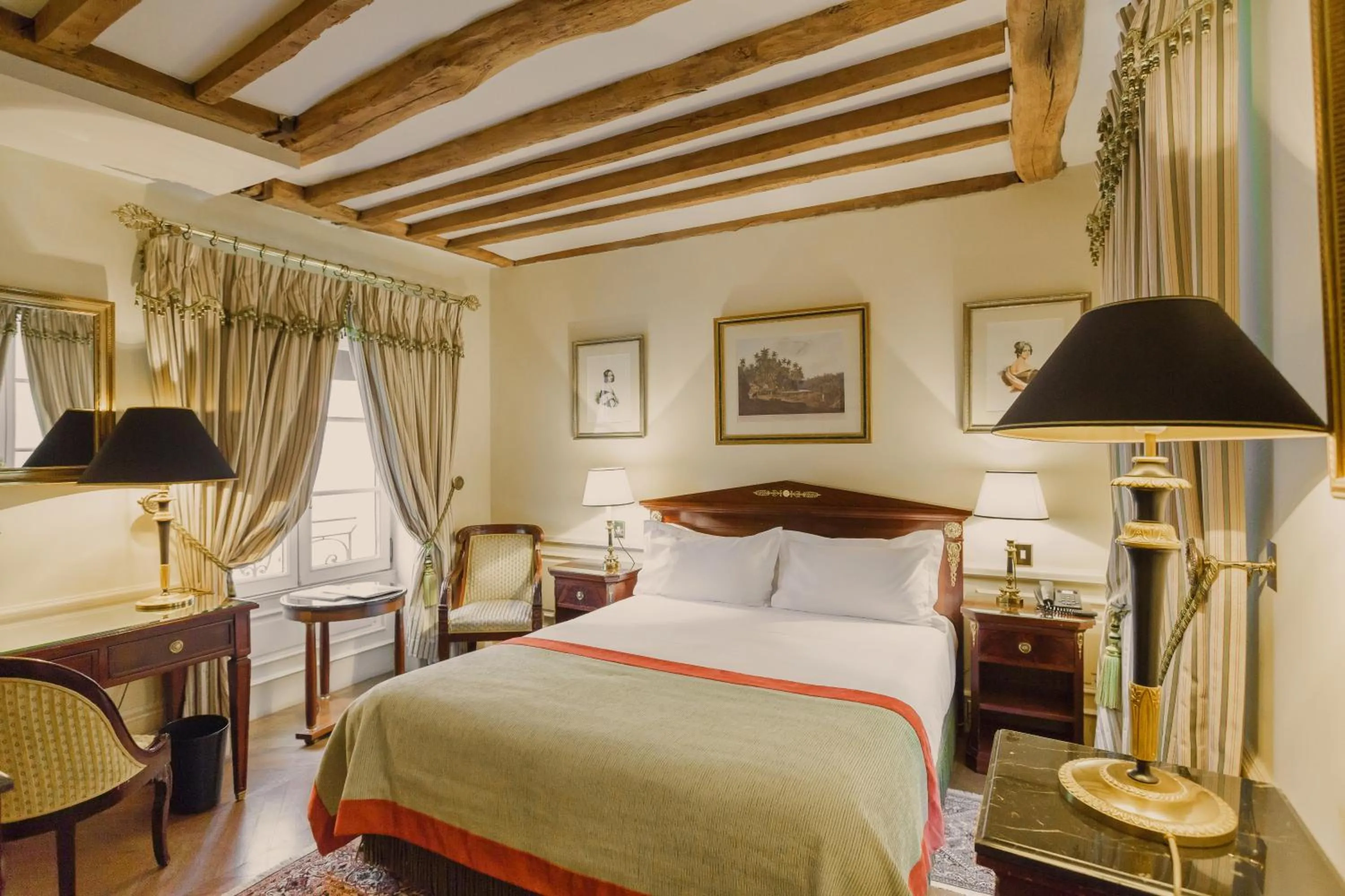 Photo of the whole room, Bed in Hotel Luxembourg Parc