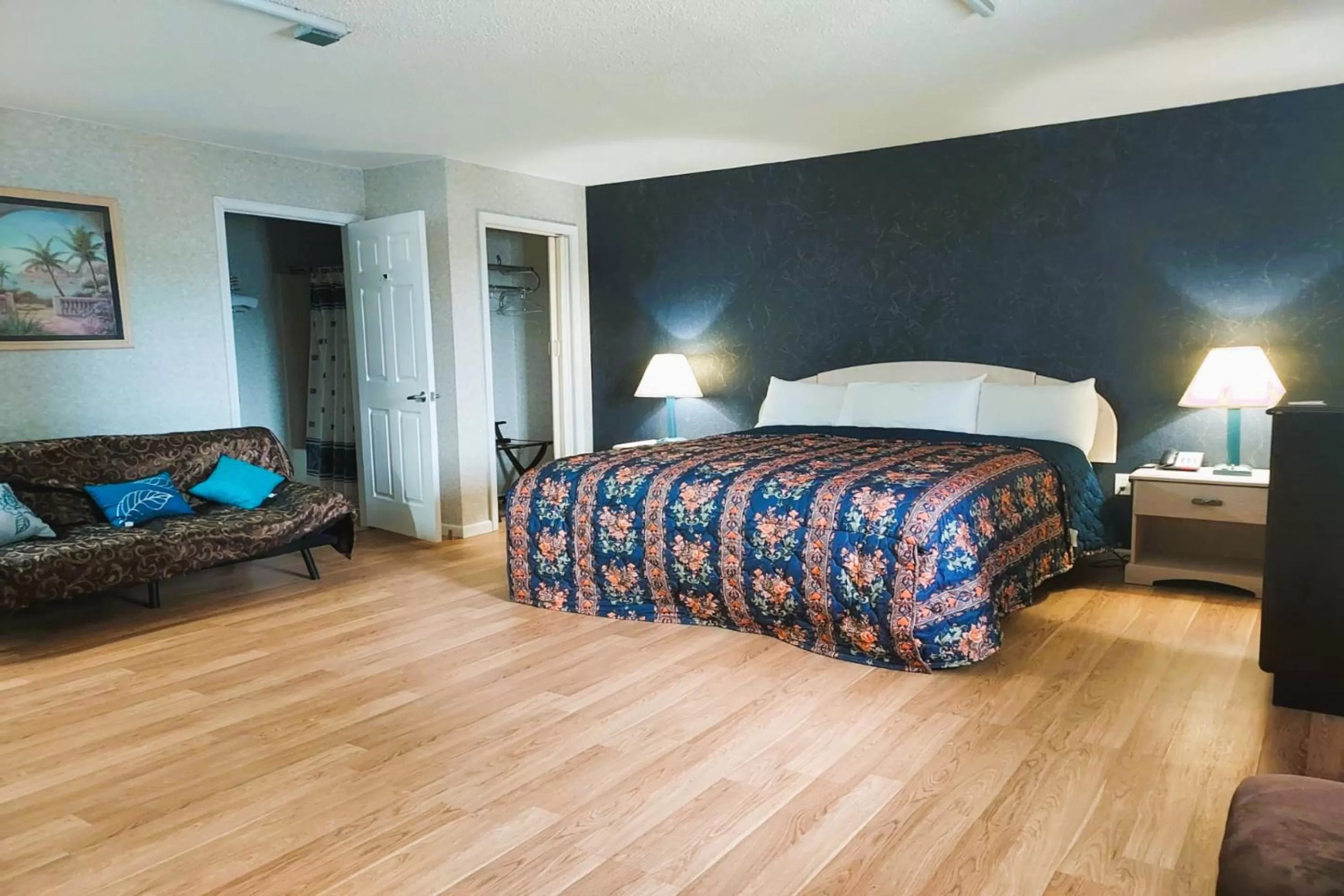 Bedroom, Bed in Studio Inn and Suites