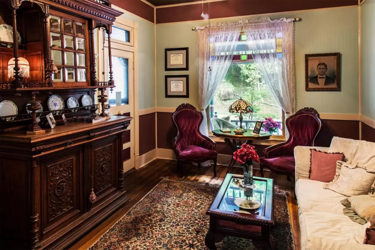 Seating Area in Hidden Springs Bed and Breakfast