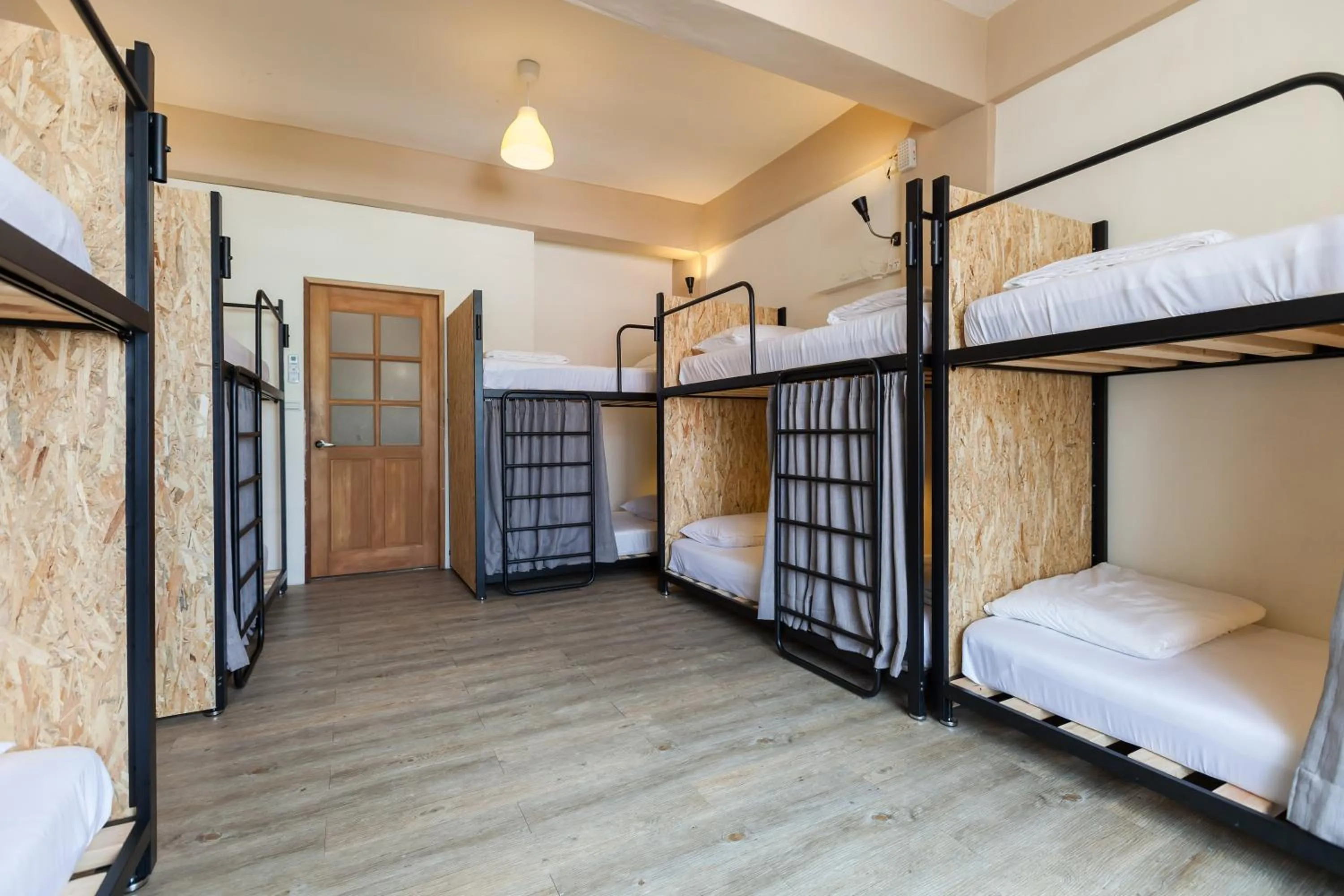 Photo of the whole room, Bed in Sleeping Boot Hostel