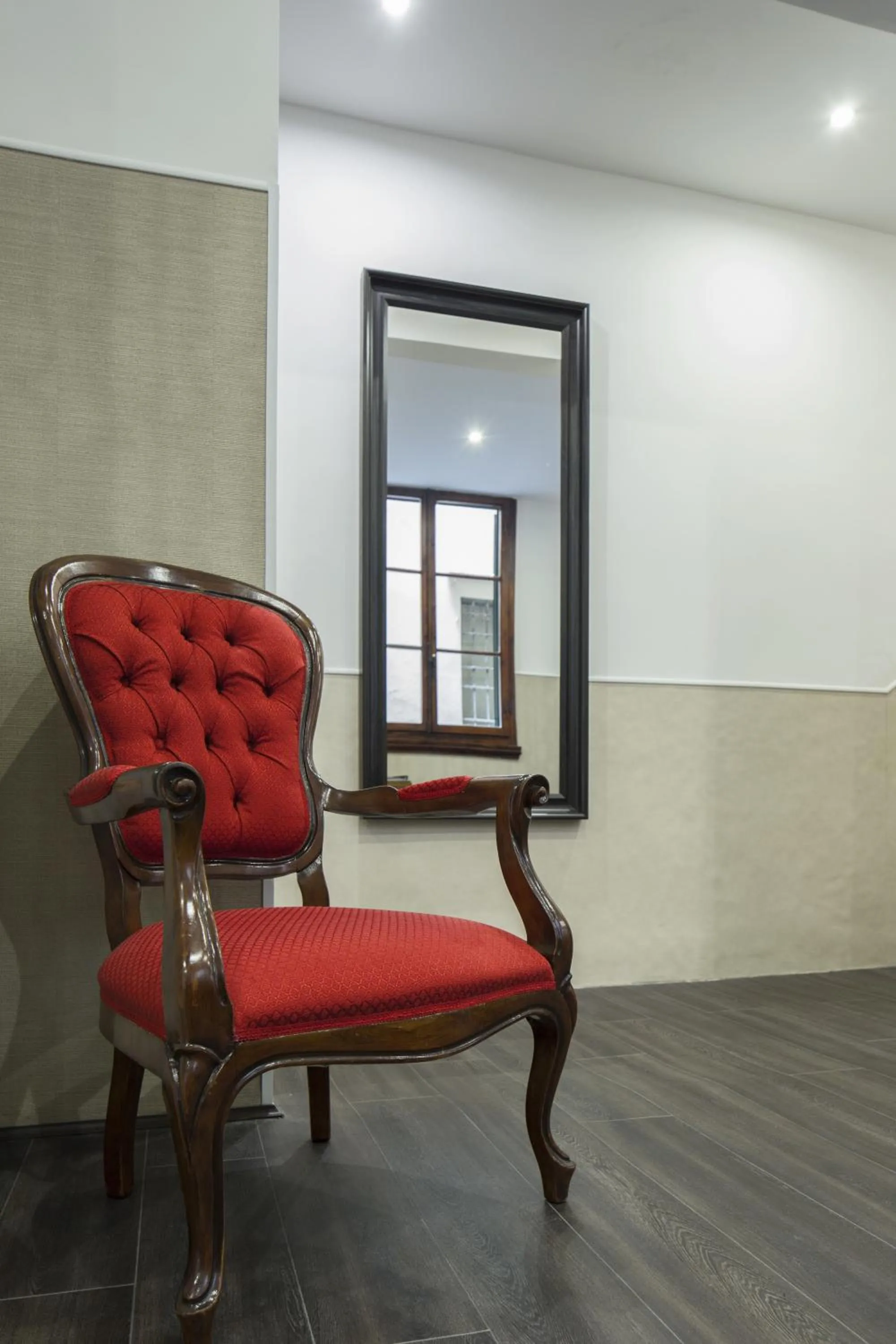 Decorative detail in Loggia Fiorentina