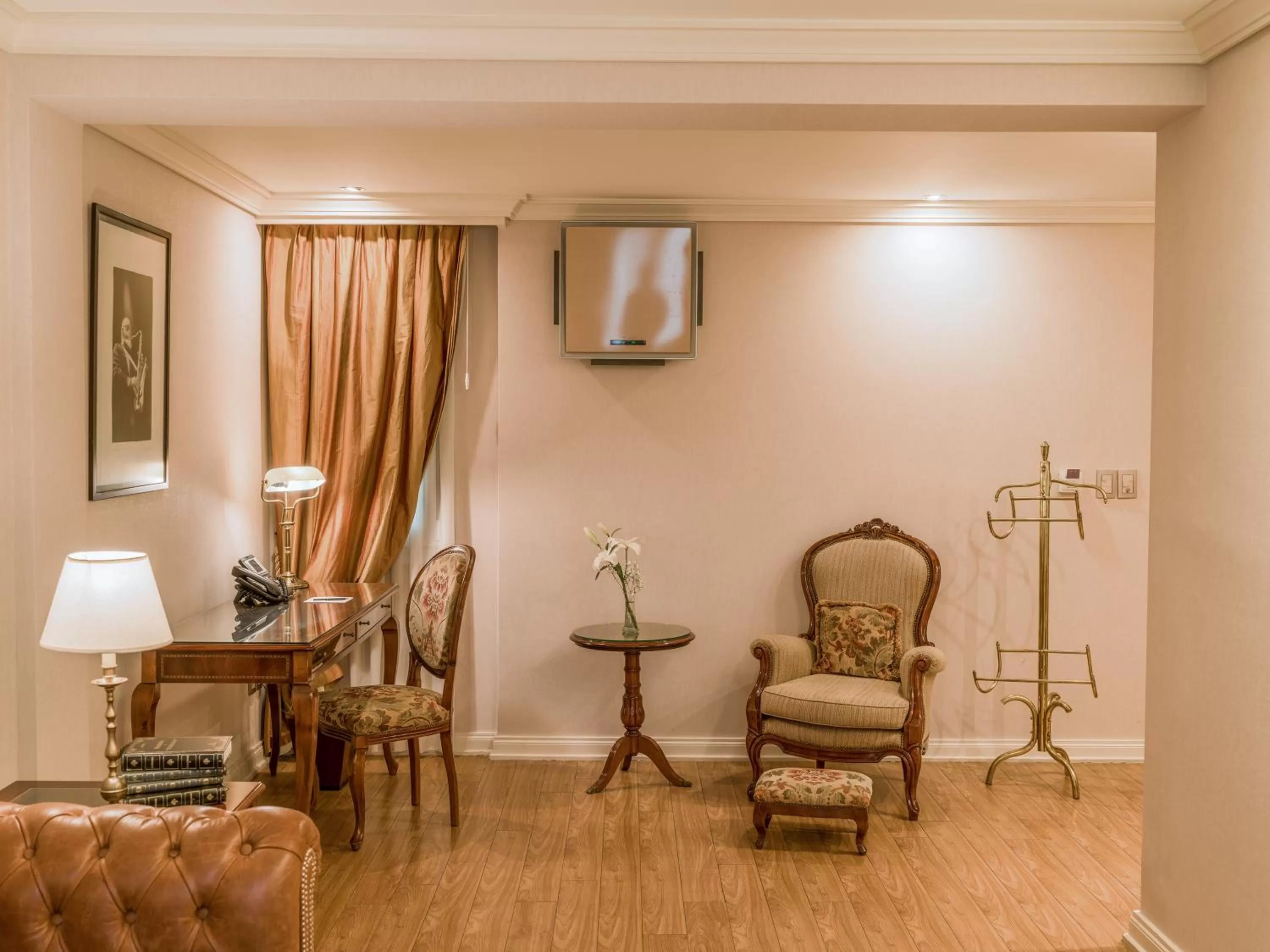 Living room in Melia Recoleta Plaza Hotel