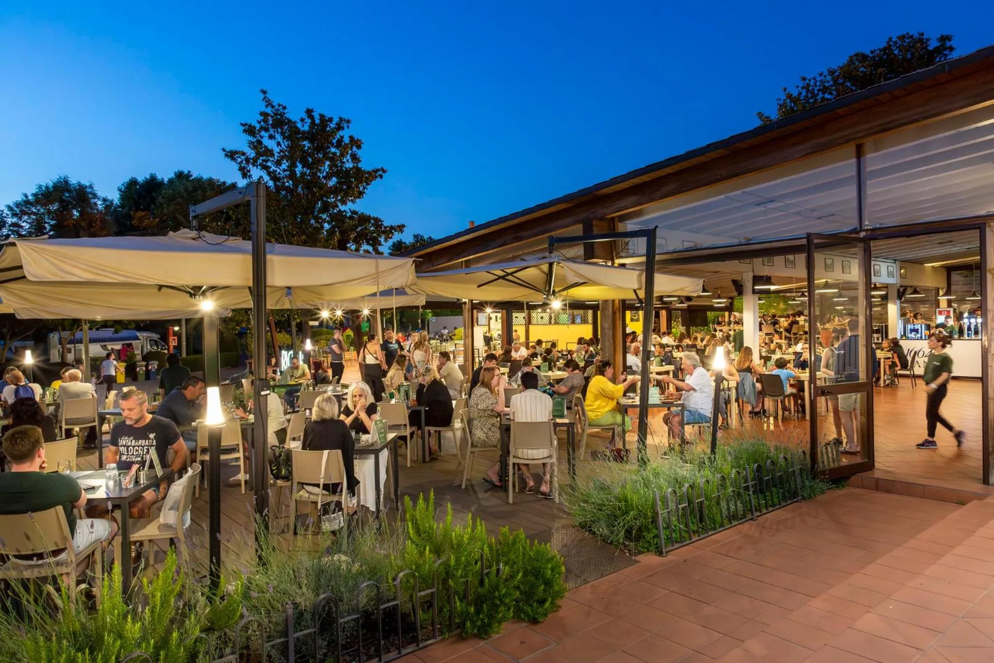 Restaurant/places to eat in hu Roma Camping In Town