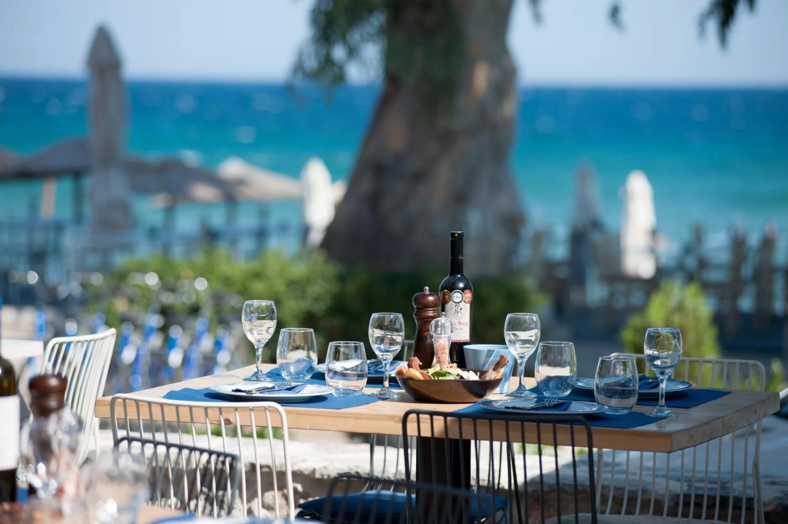 Restaurant/places to eat in Seasabelle Hotel near Athens Airport