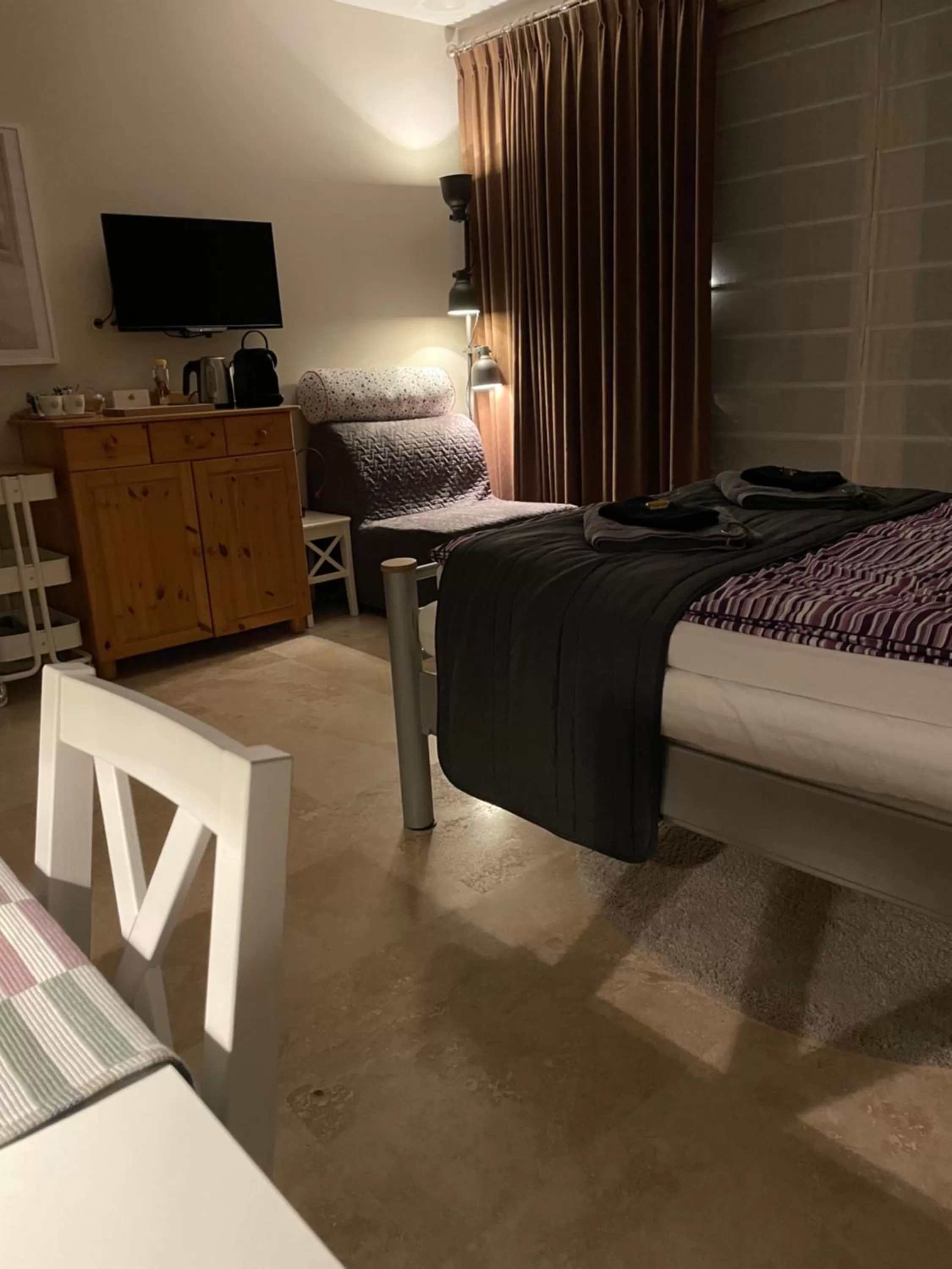 Bed in B&B Maison Saint Tropez Eindhoven