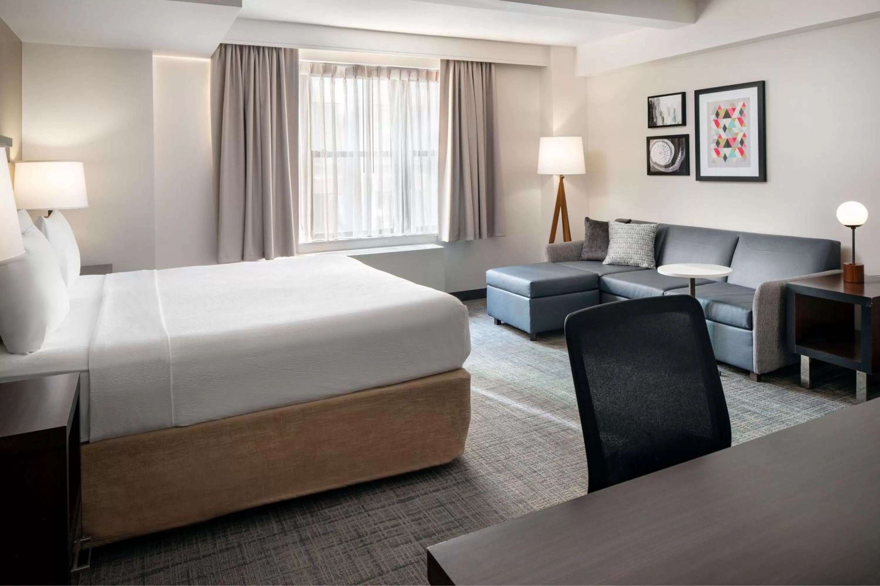 Photo of the whole room, Bed in Residence Inn by Marriott New York Manhattan/ Midtown Eastside