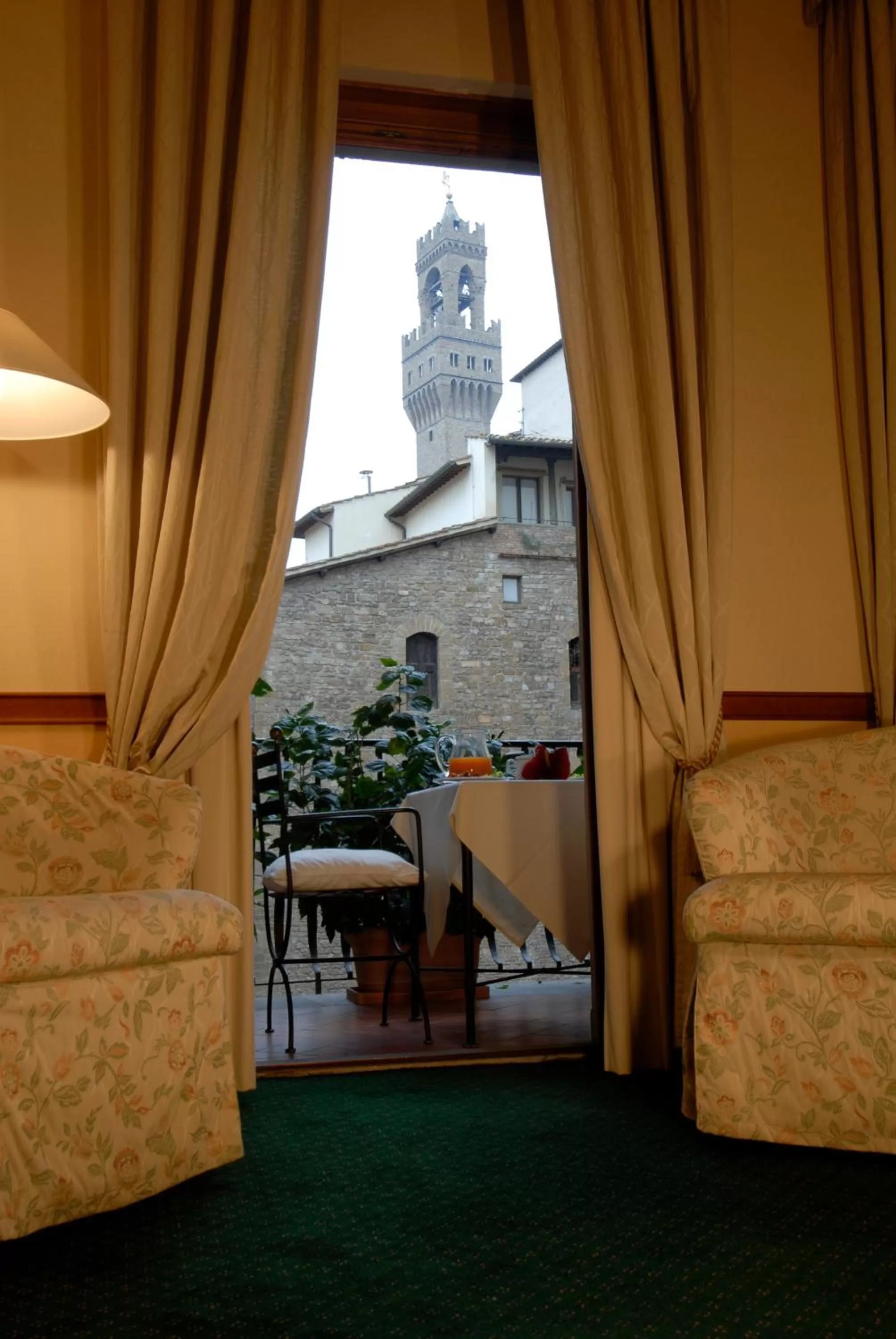 Inner courtyard view in Hotel degli Orafi
