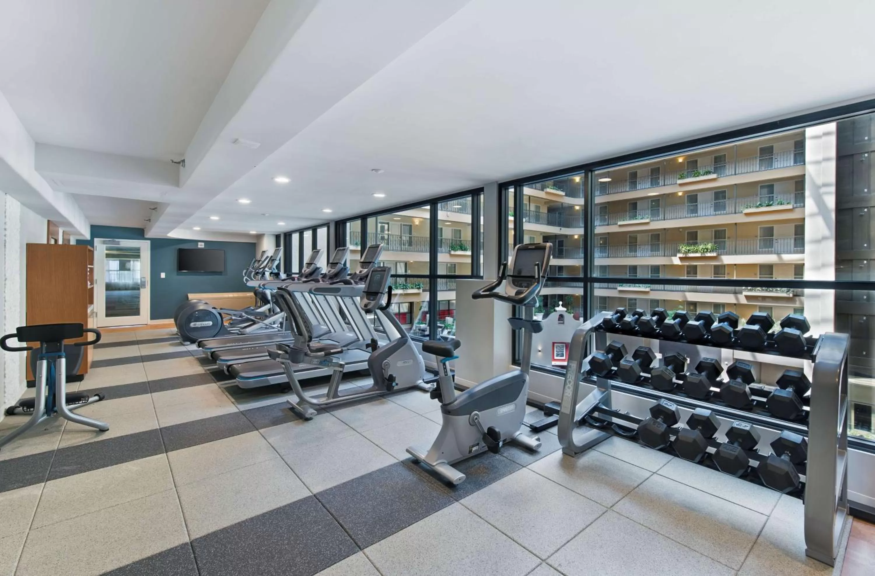 Fitness centre/facilities in Embassy Suites by Hilton Los Angeles Downey