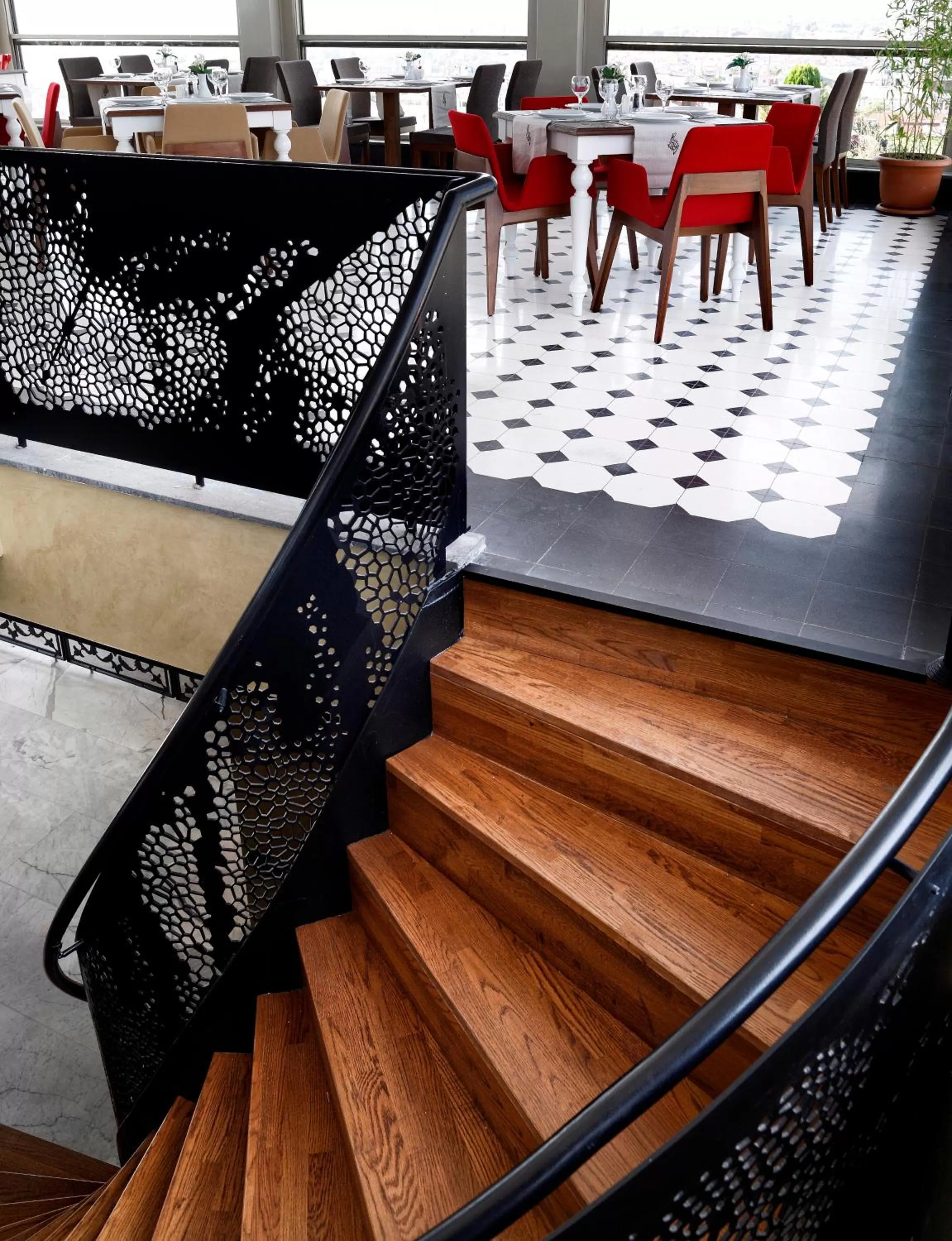 Restaurant/places to eat in Darkhill Hotel