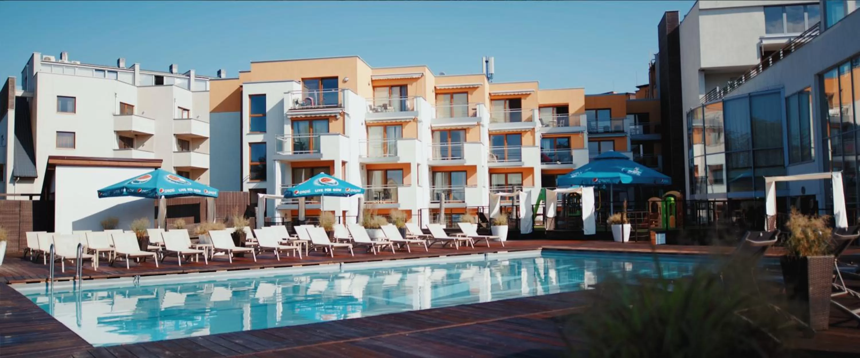 Swimming pool in Maloves Resort & Spa