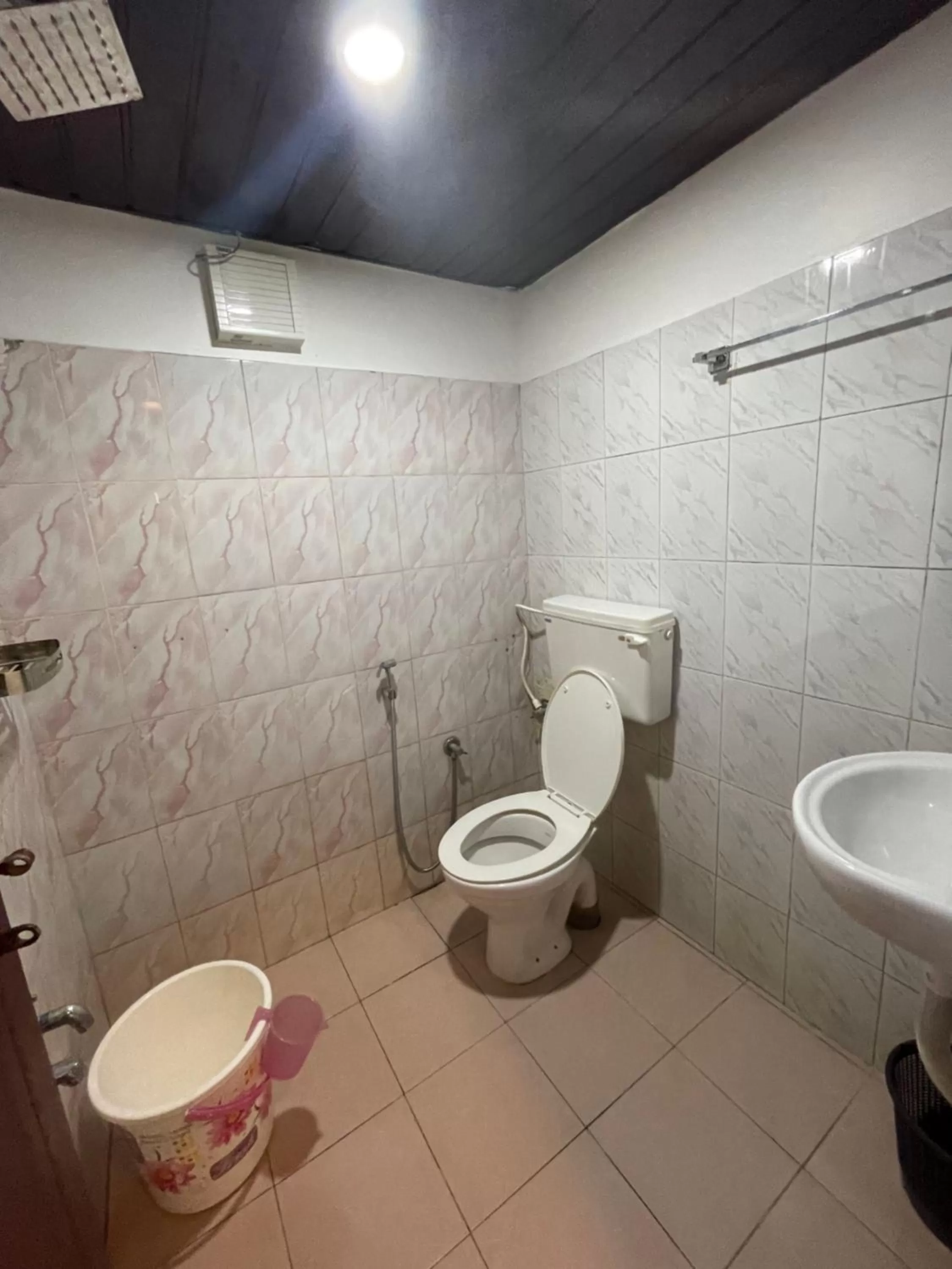 Bathroom in Garden Bay Resort