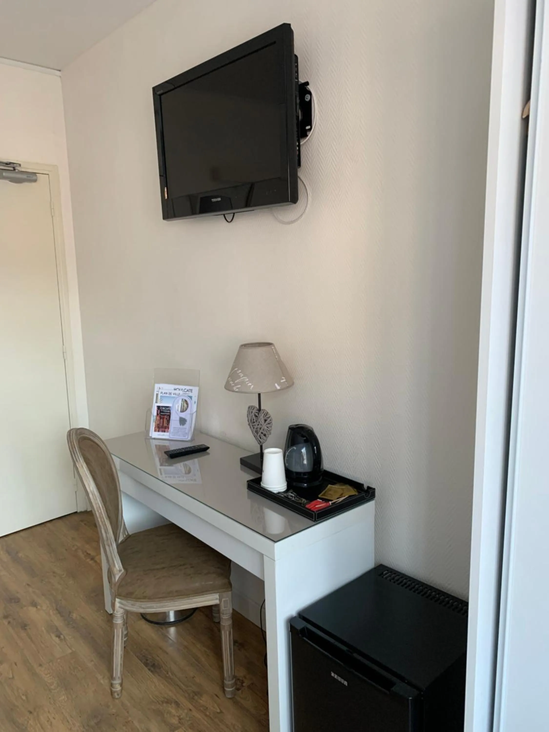 Coffee/tea facilities in Hôtel de la Plage