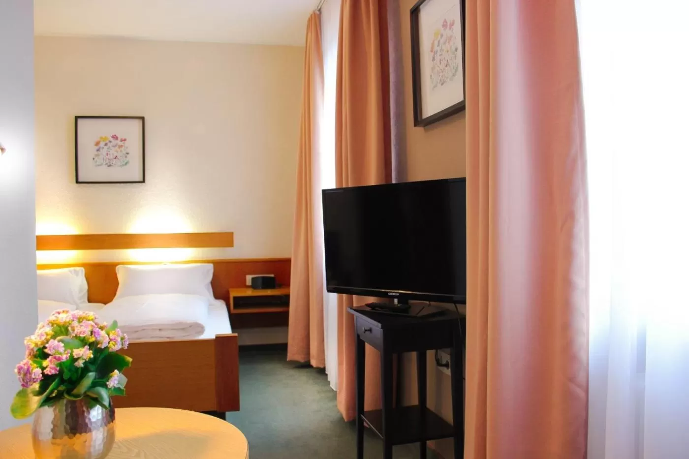 Photo of the whole room, Bed in City Hotel Würzburg