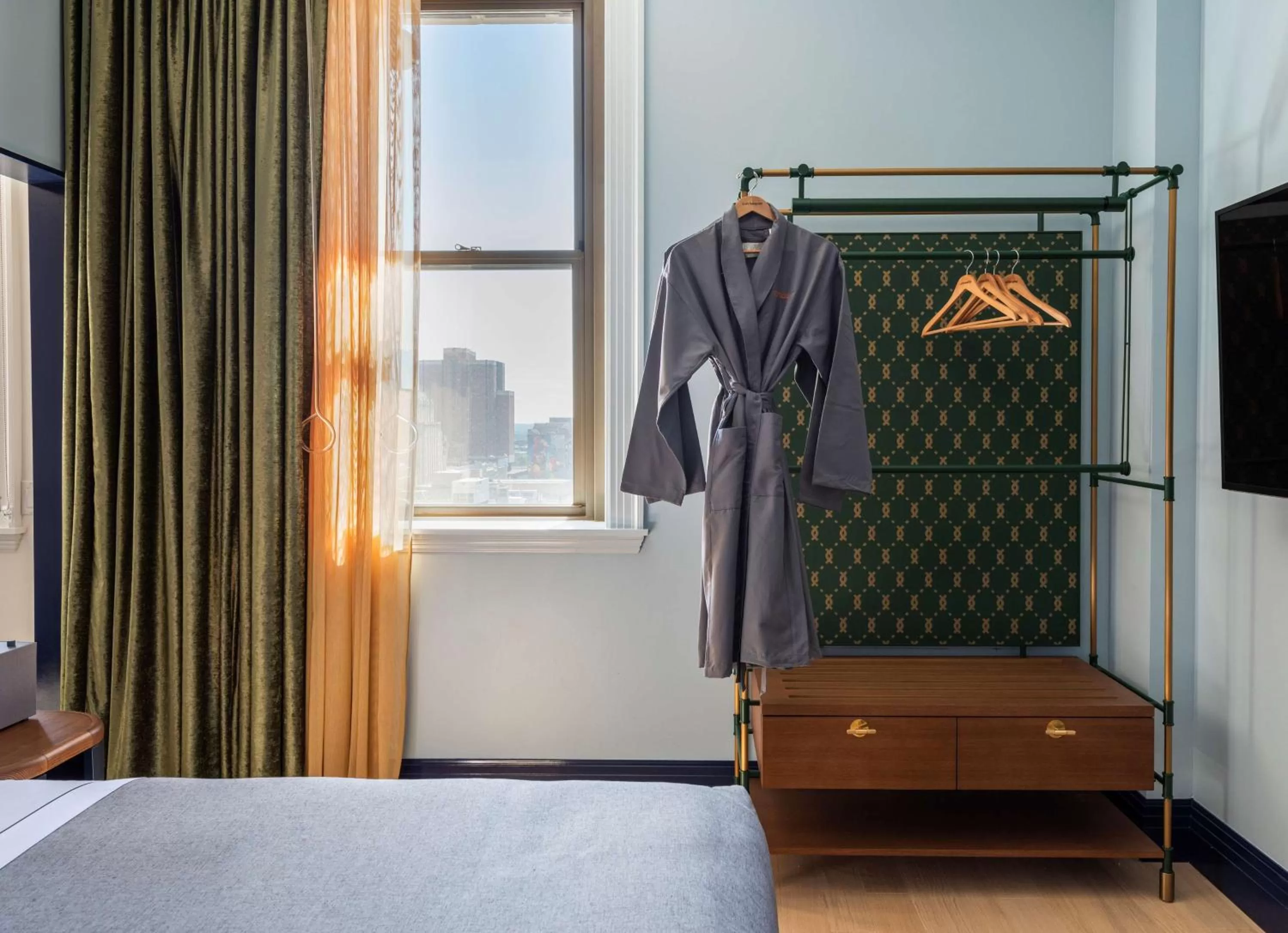 Bed in Canopy By Hilton Philadelphia Center City