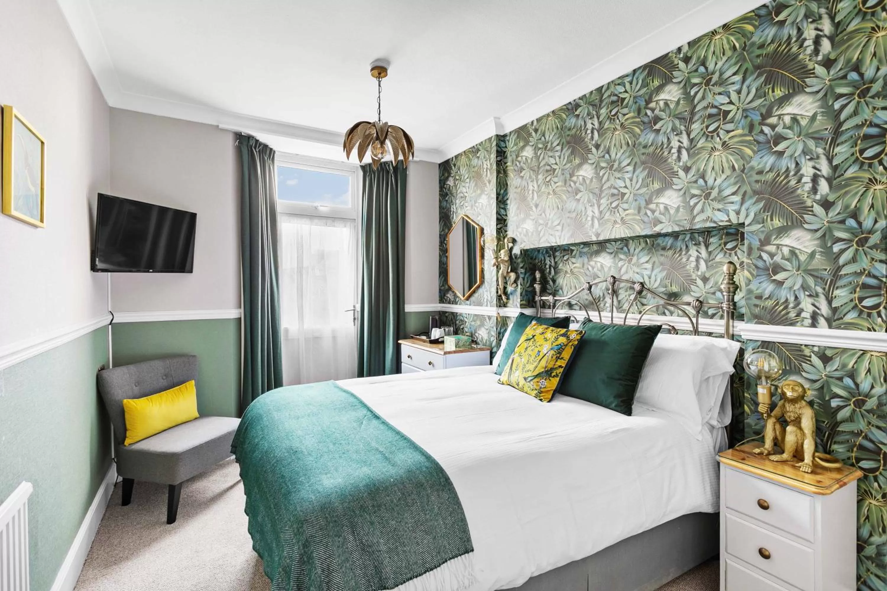 Bedroom, Bed in The Berburry