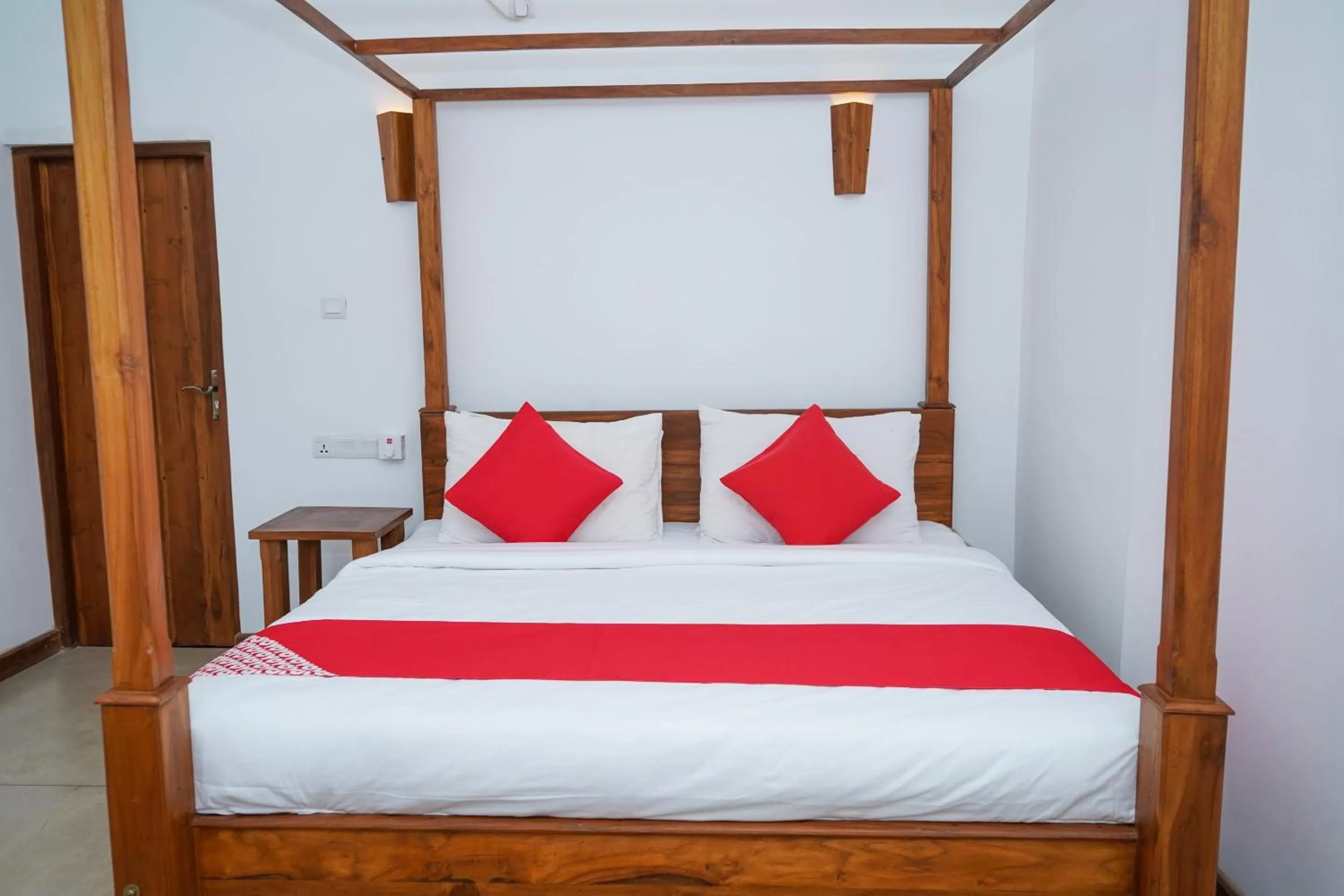 Bedroom, Bed in French Garden Kandy