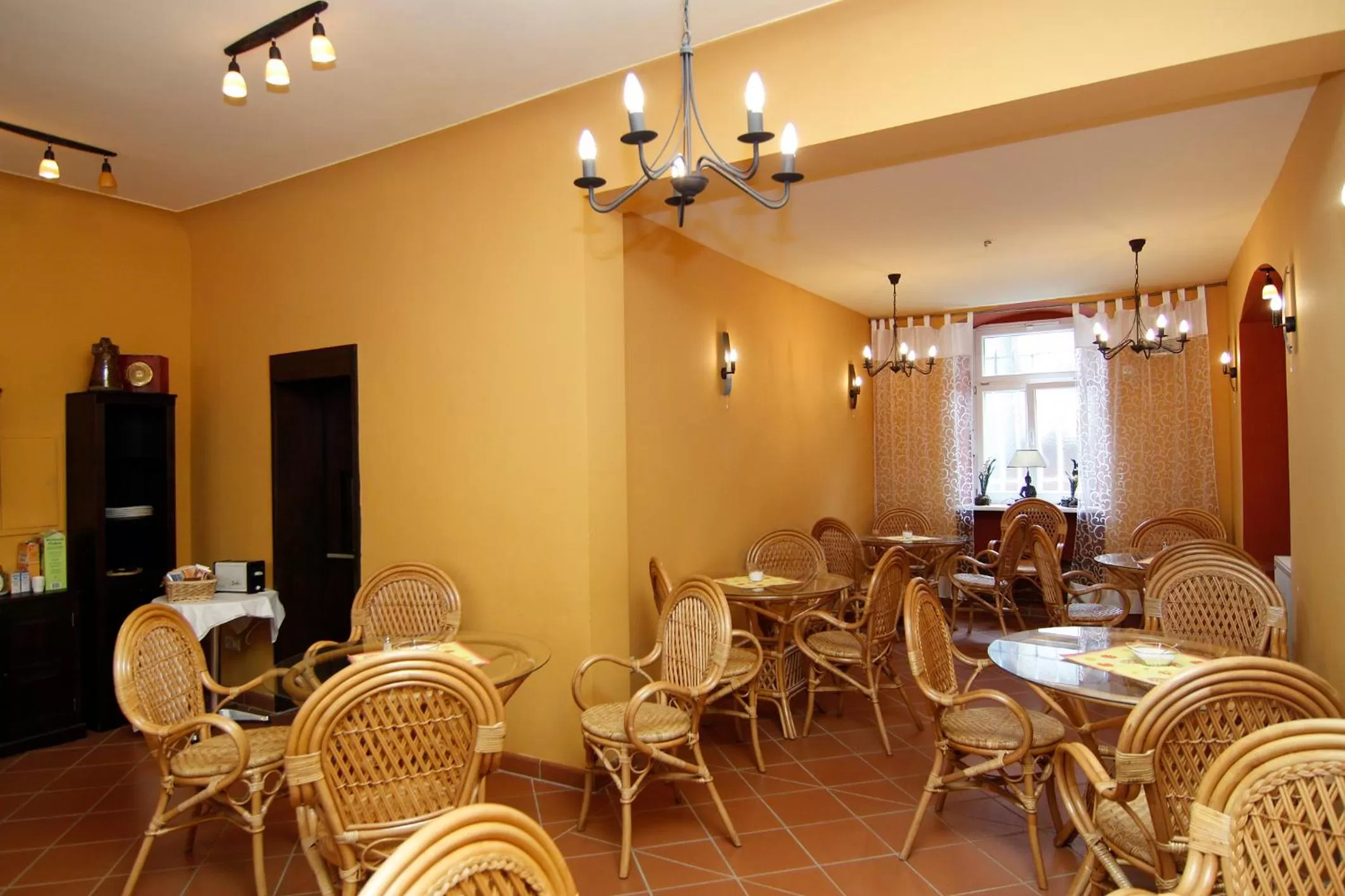 Restaurant/places to eat in Die Dependance