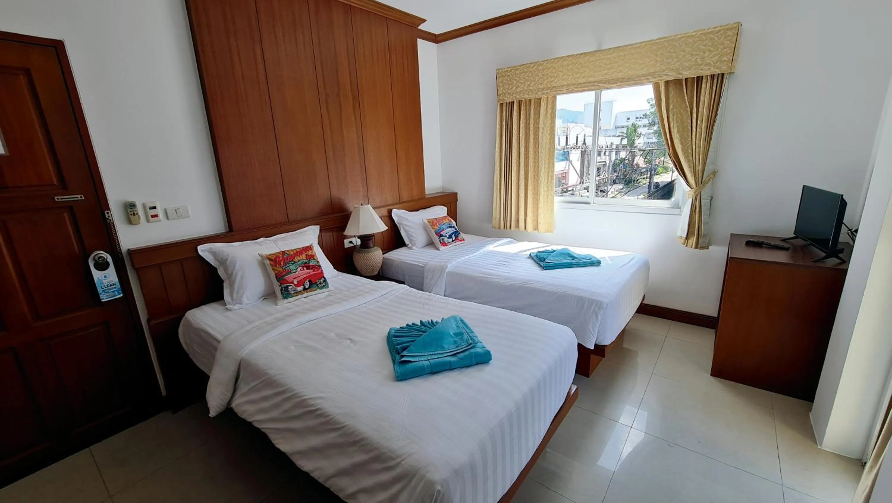 Standard Twin Room with Balcony in Pipikuku Hotel & Restaurant